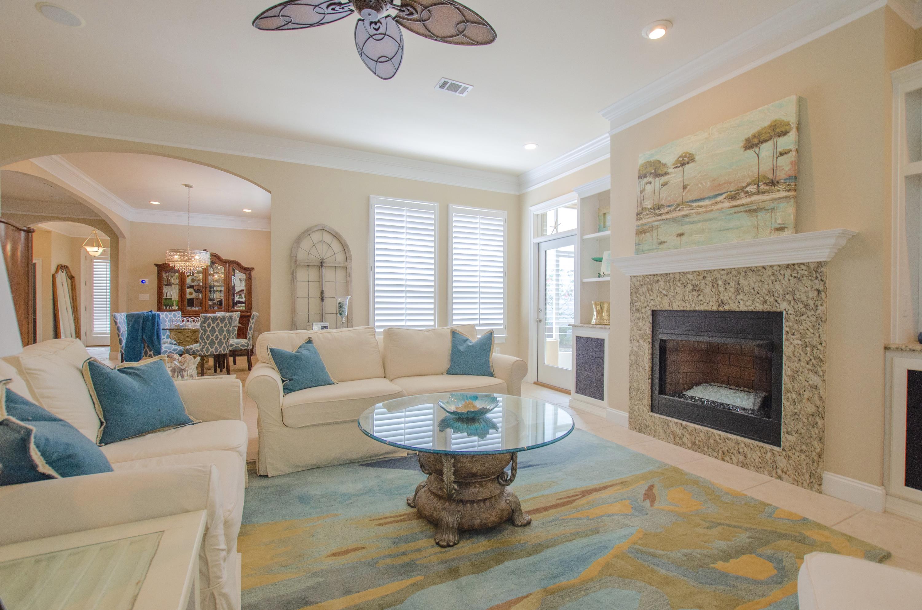 FAIRWAY VILLAS - Residential