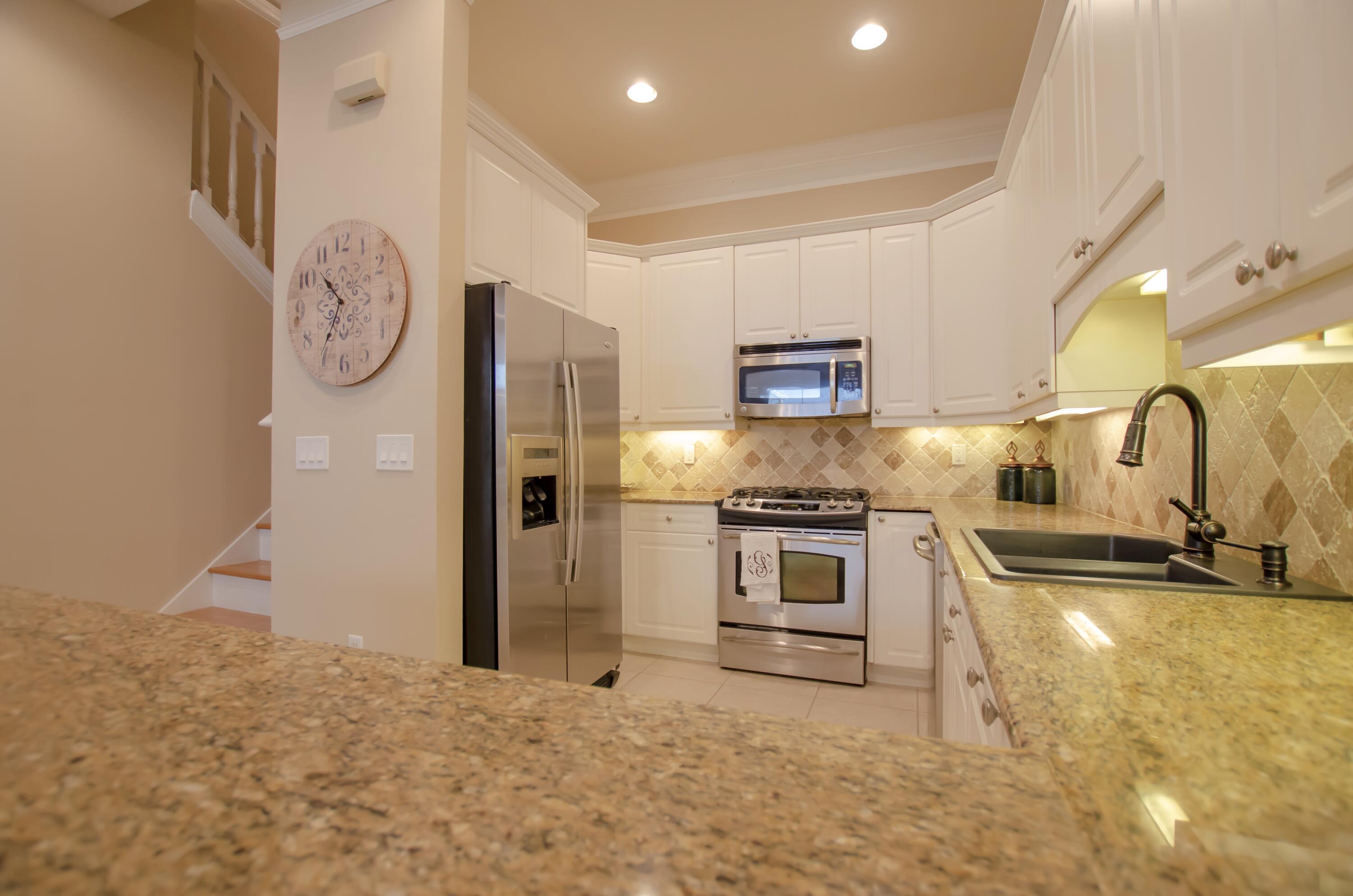 FAIRWAY VILLAS - Residential