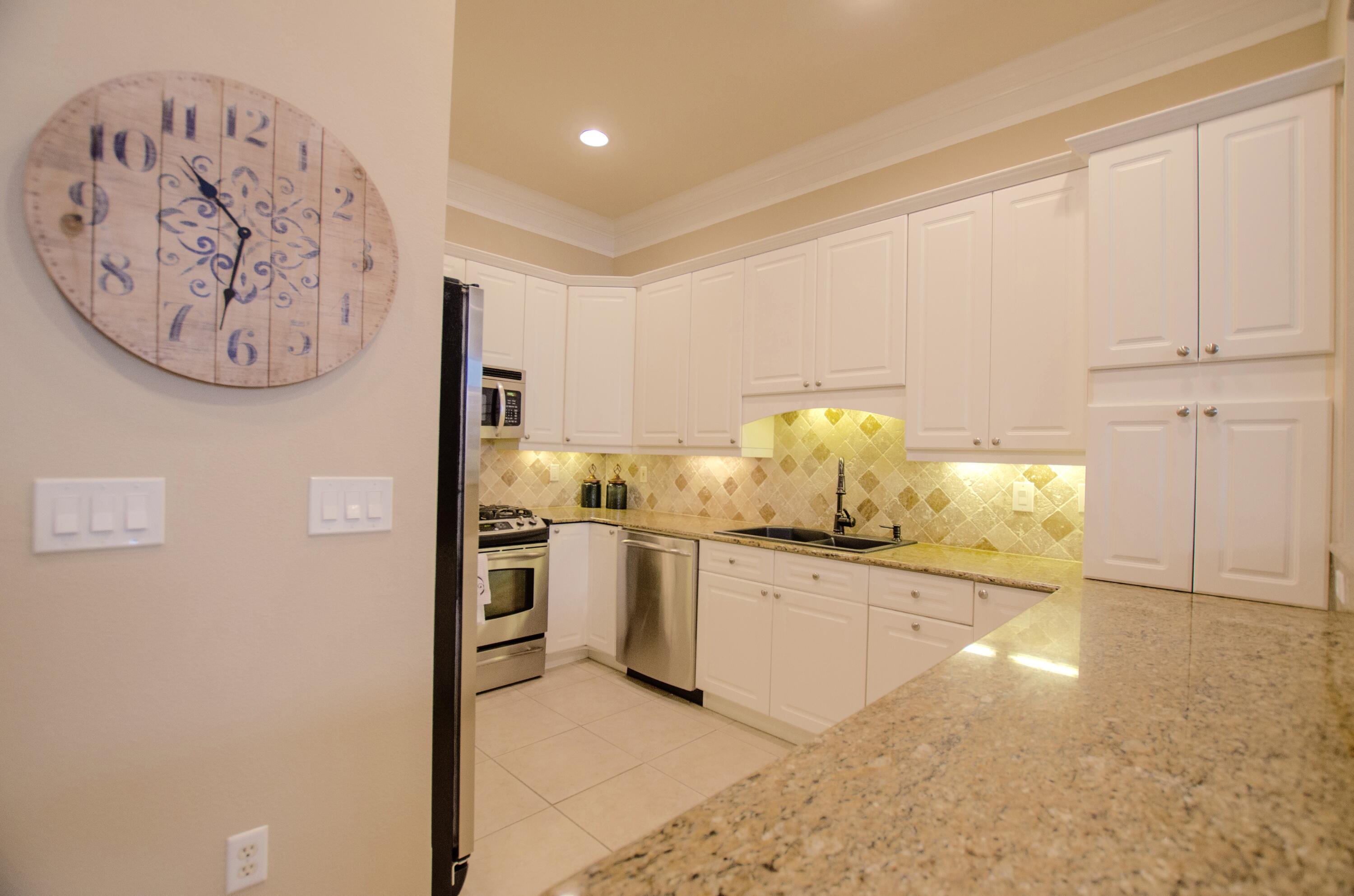 FAIRWAY VILLAS - Residential