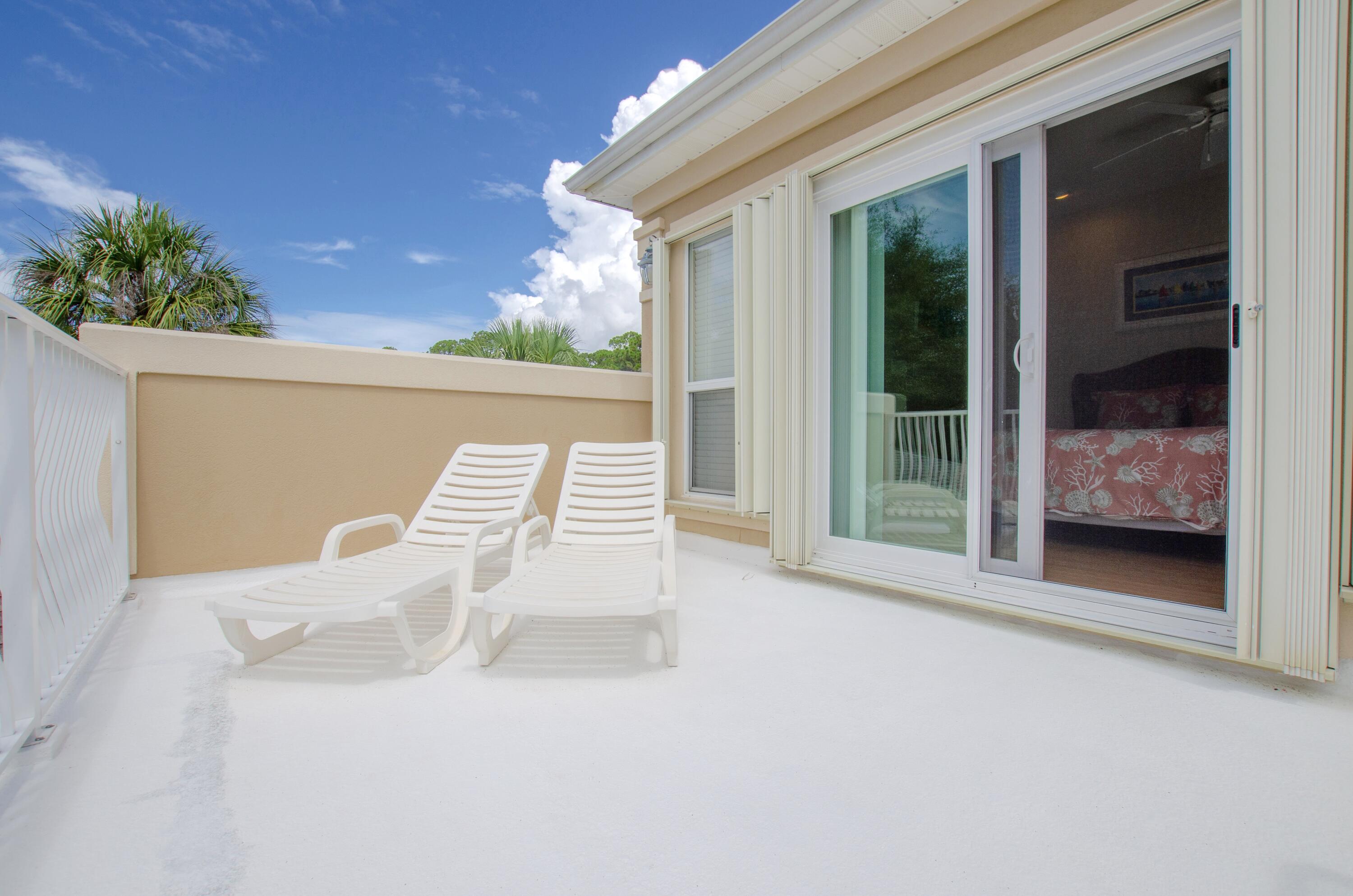 FAIRWAY VILLAS - Residential