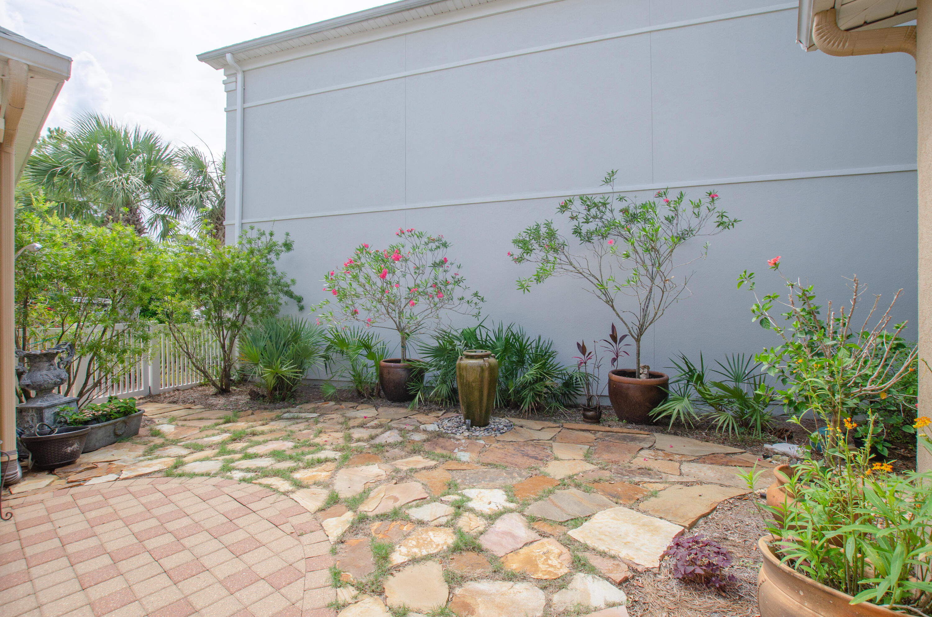 FAIRWAY VILLAS - Residential