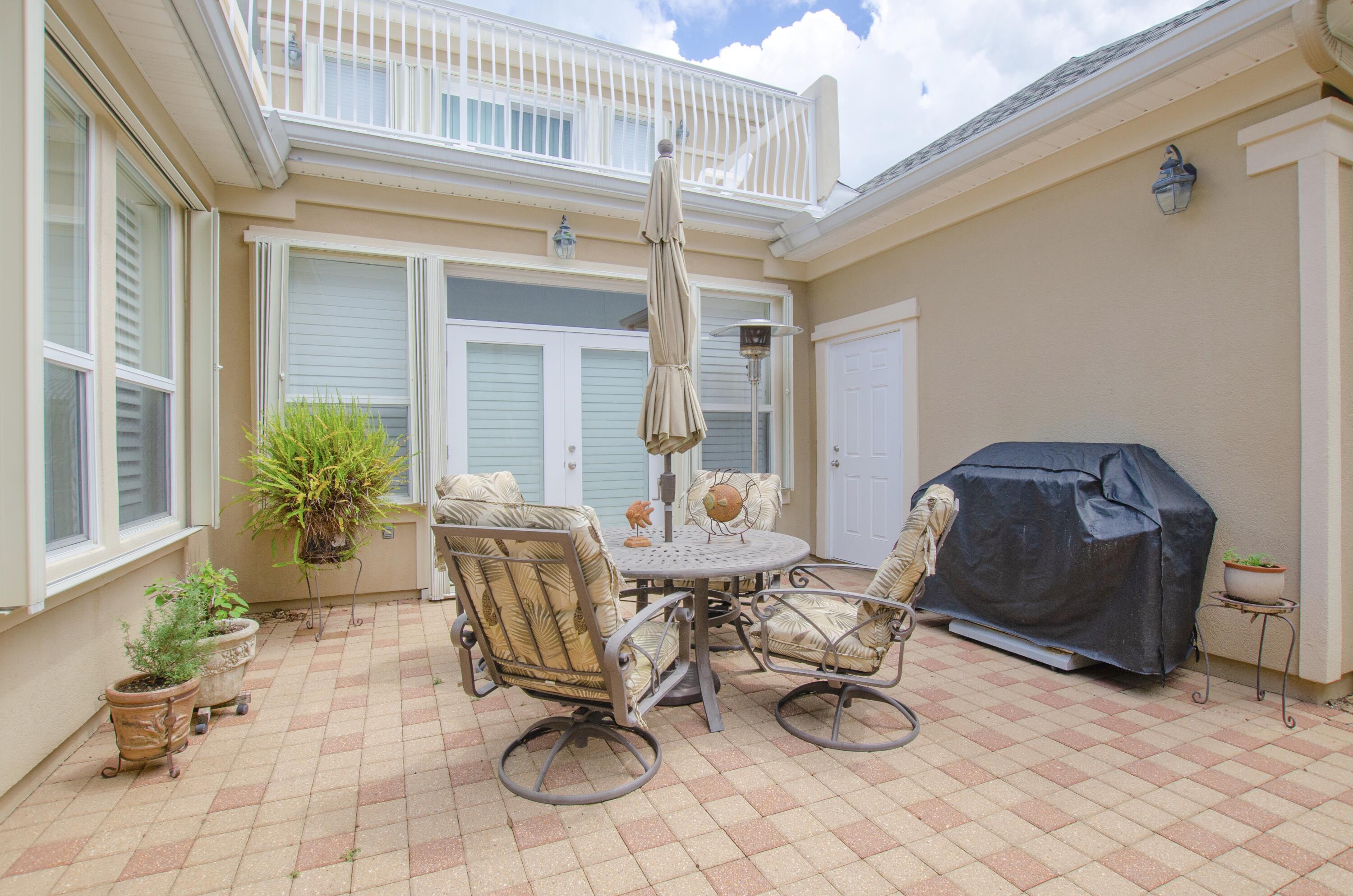 FAIRWAY VILLAS - Residential