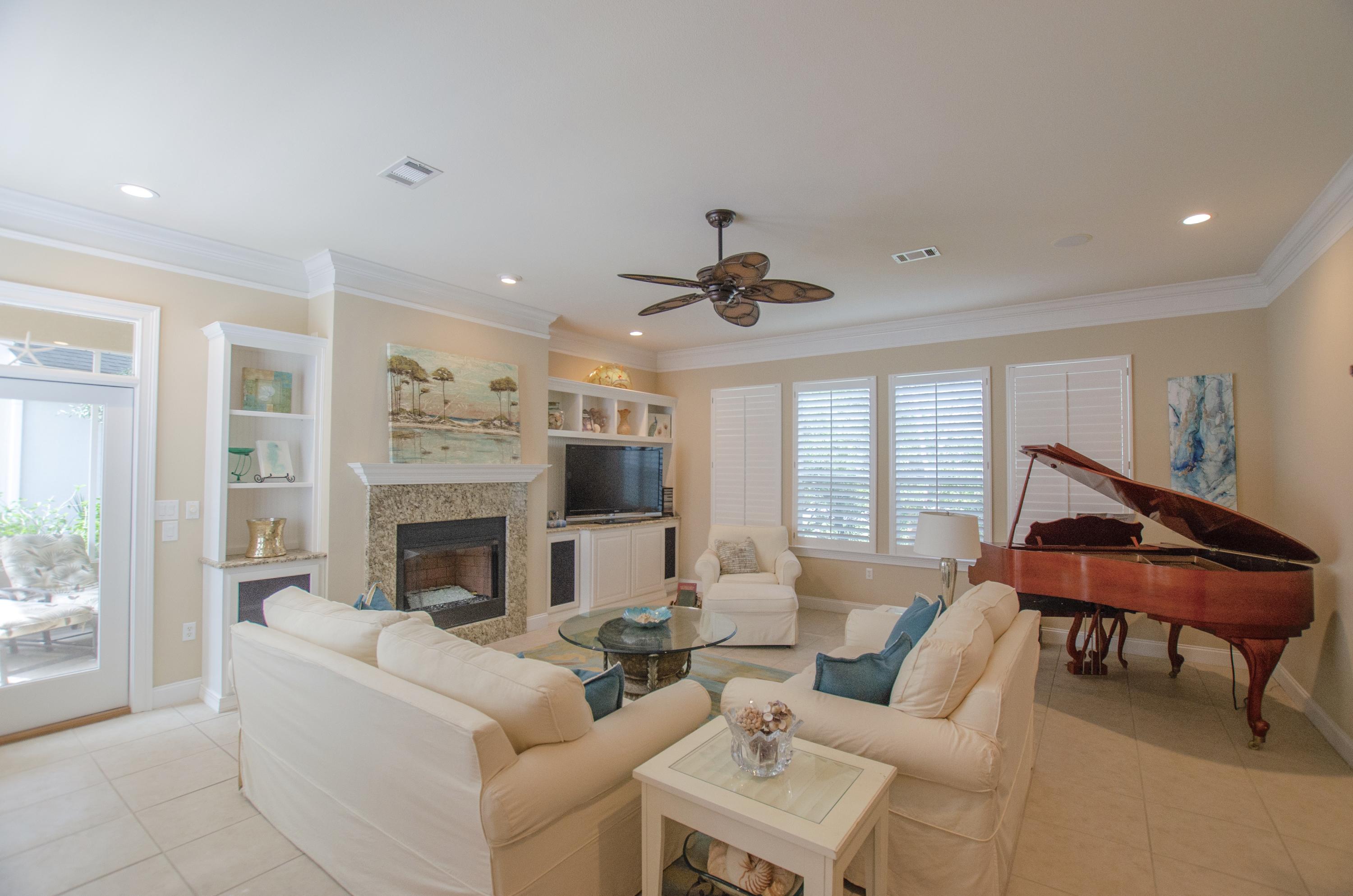 FAIRWAY VILLAS - Residential