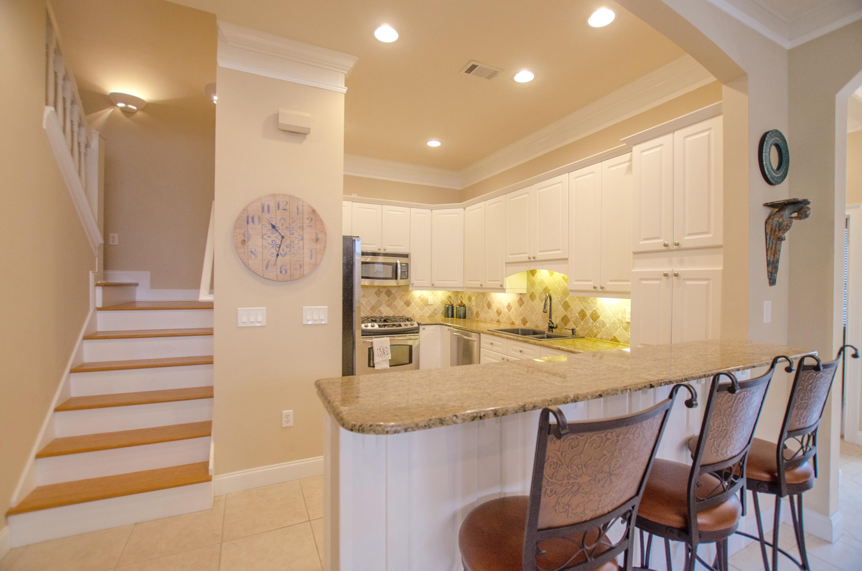 FAIRWAY VILLAS - Residential