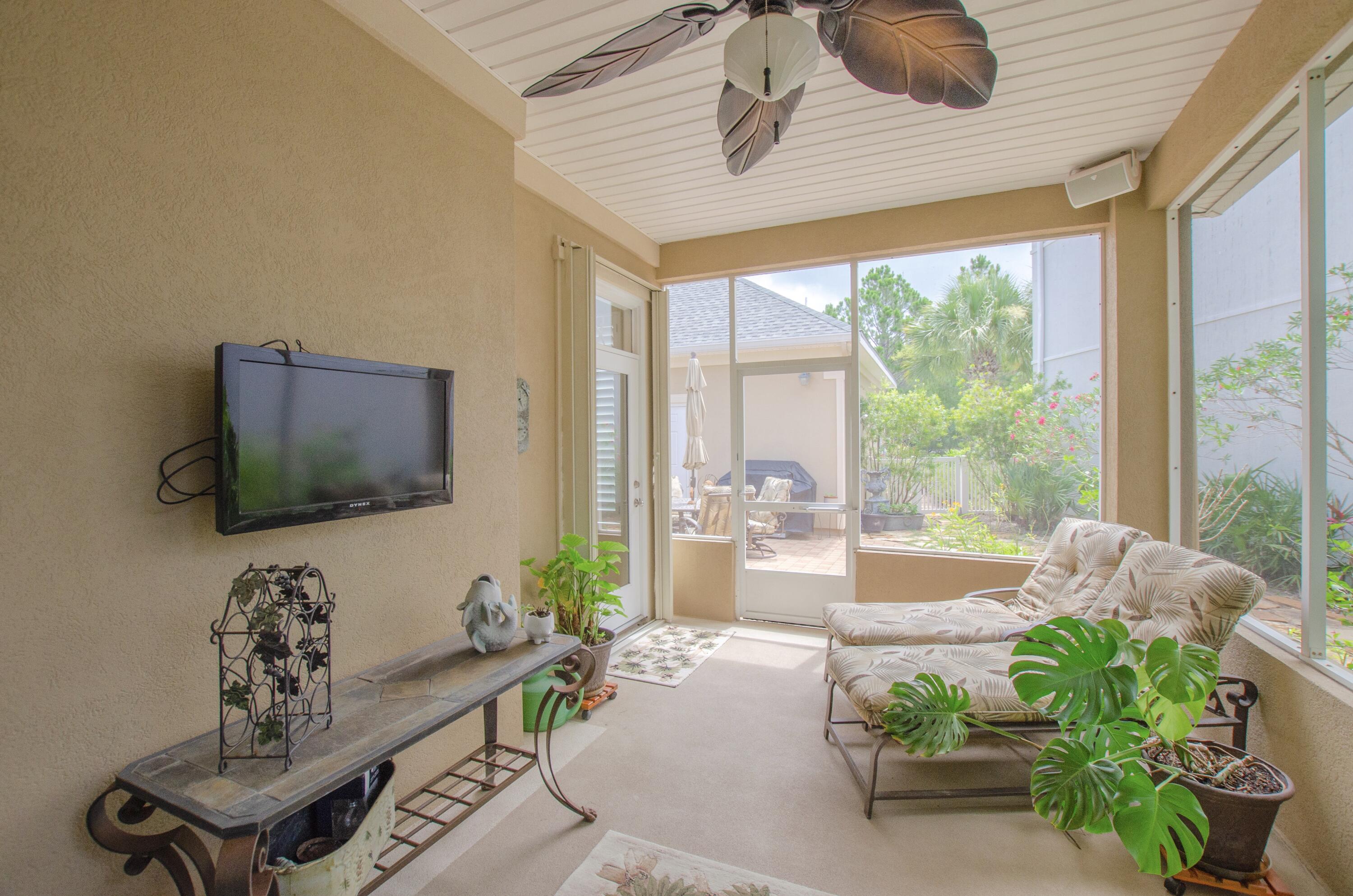 FAIRWAY VILLAS - Residential