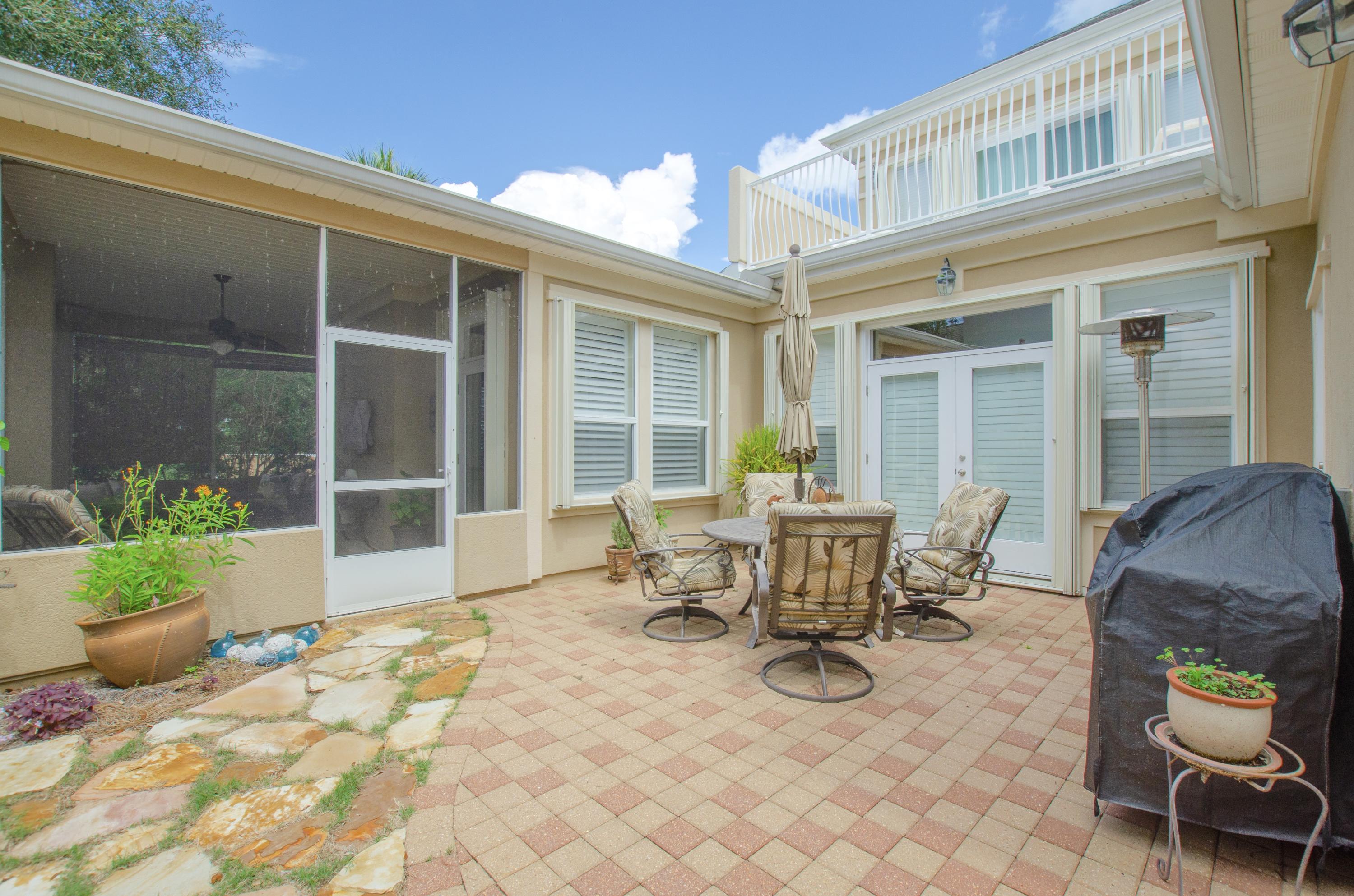 FAIRWAY VILLAS - Residential