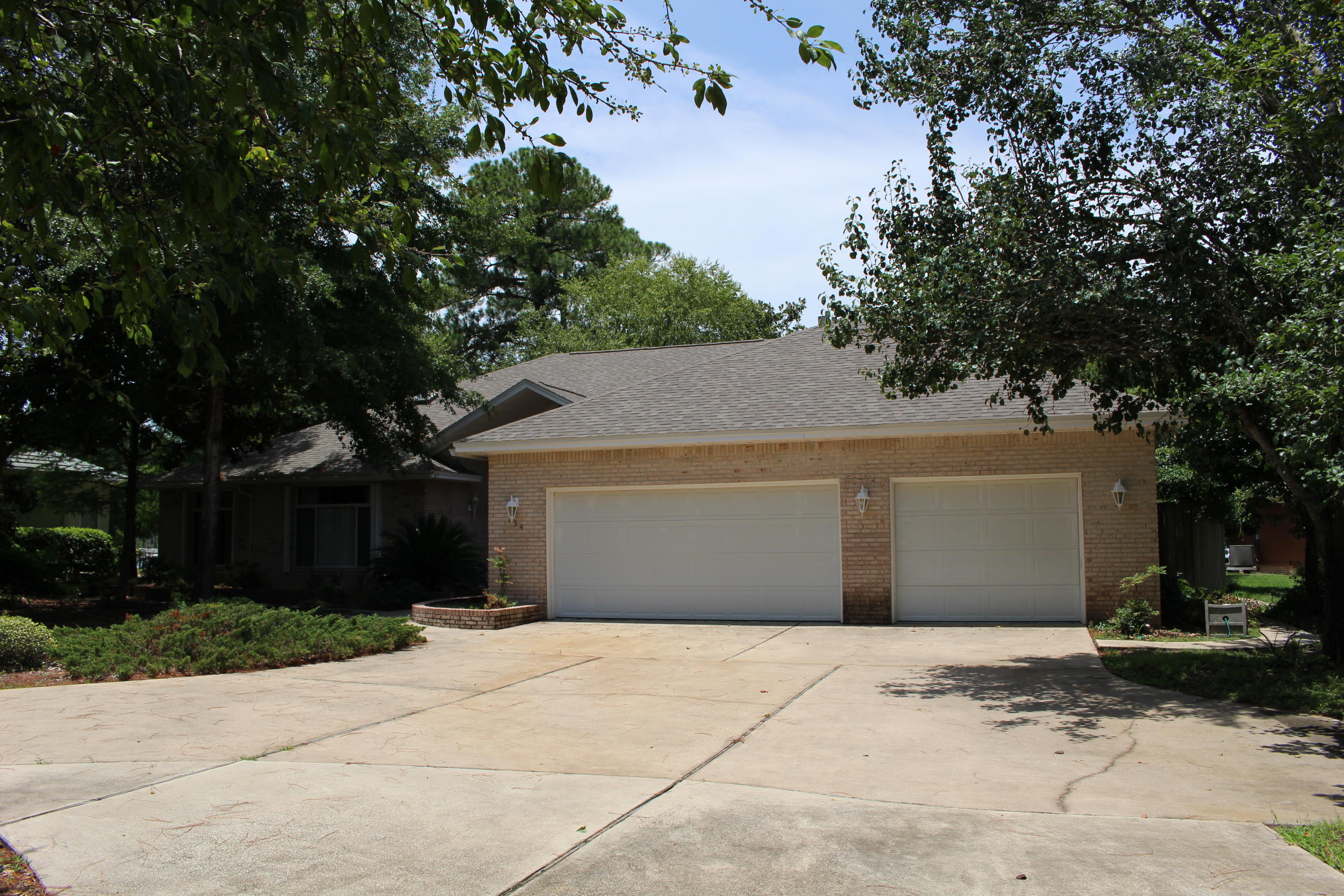 DANA POINTE - Residential