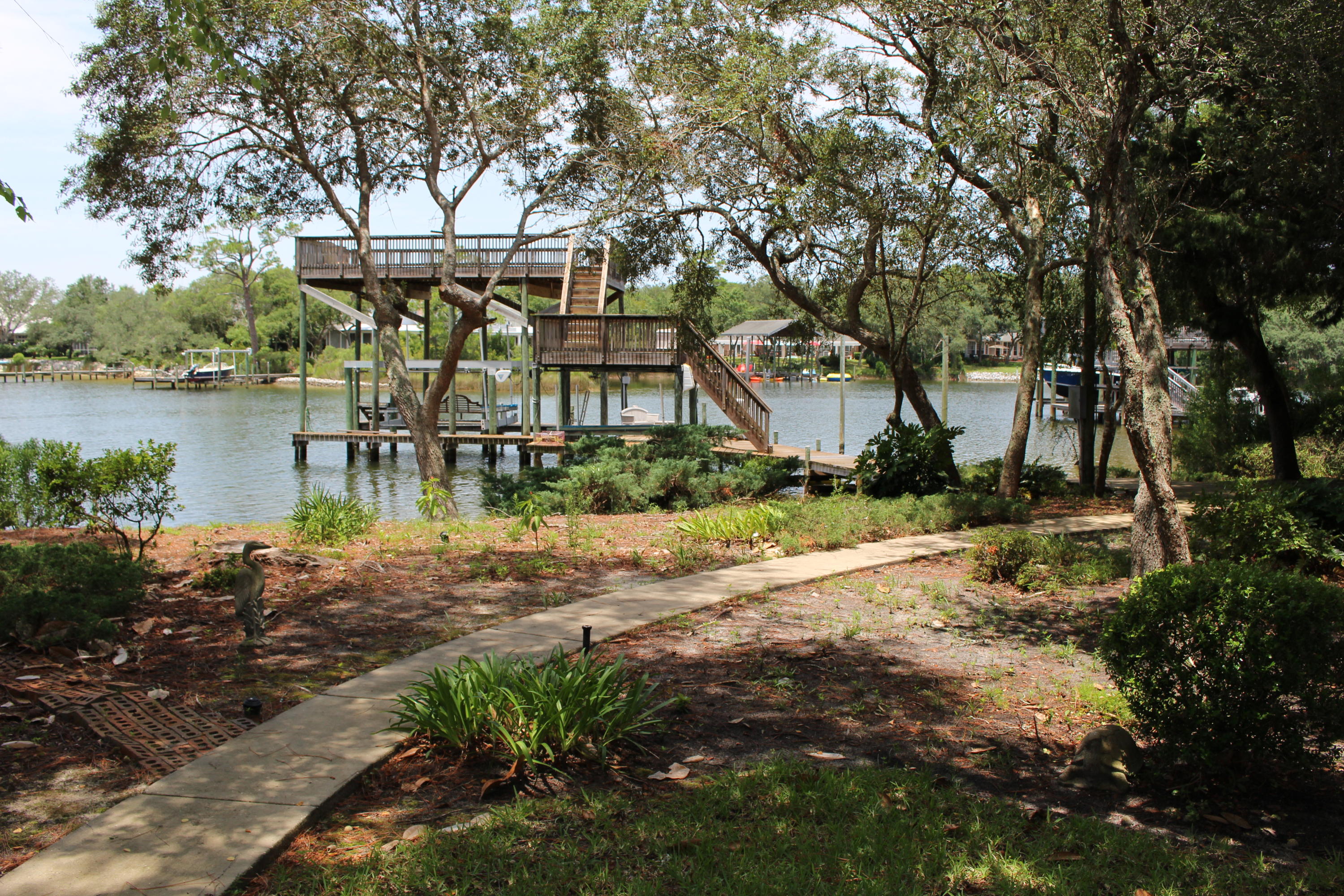 DANA POINTE - Residential