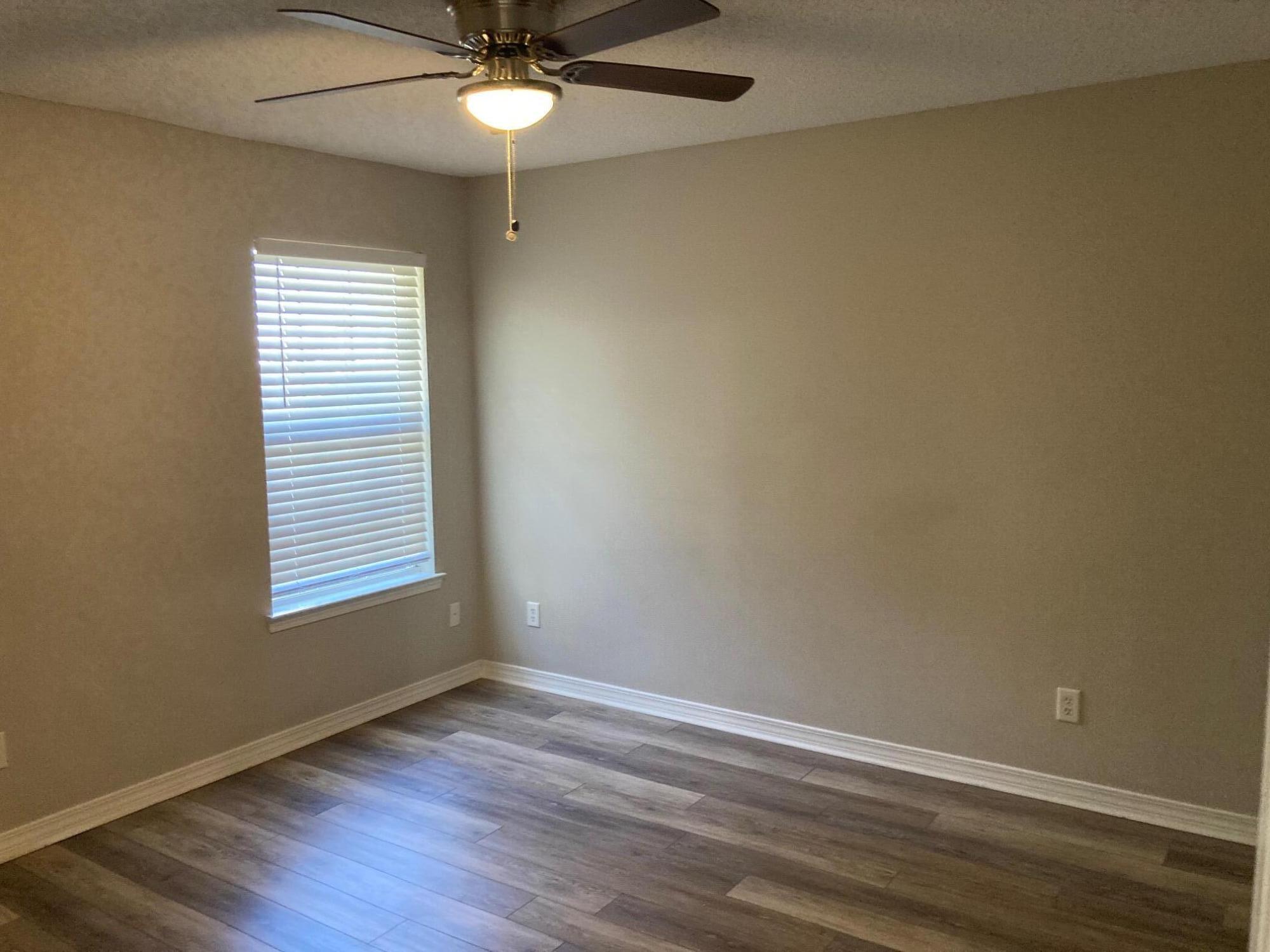 SHANYN TAYLOR OAKS - Residential