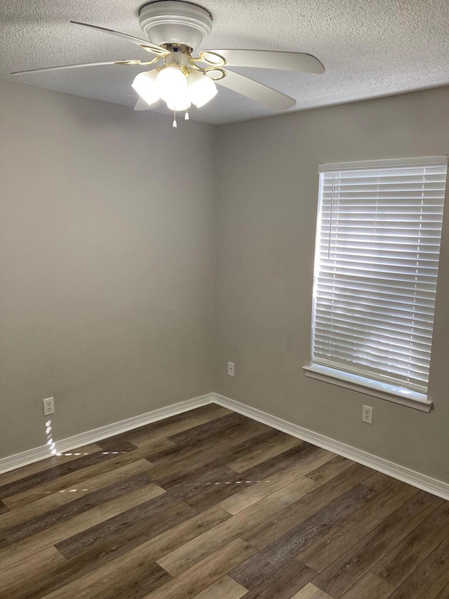 SHANYN TAYLOR OAKS - Residential