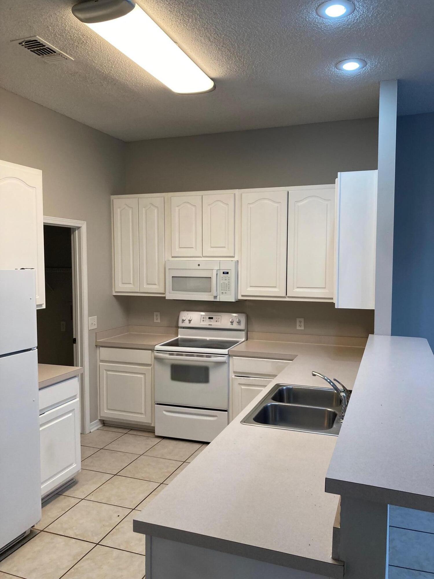 SHANYN TAYLOR OAKS - Residential