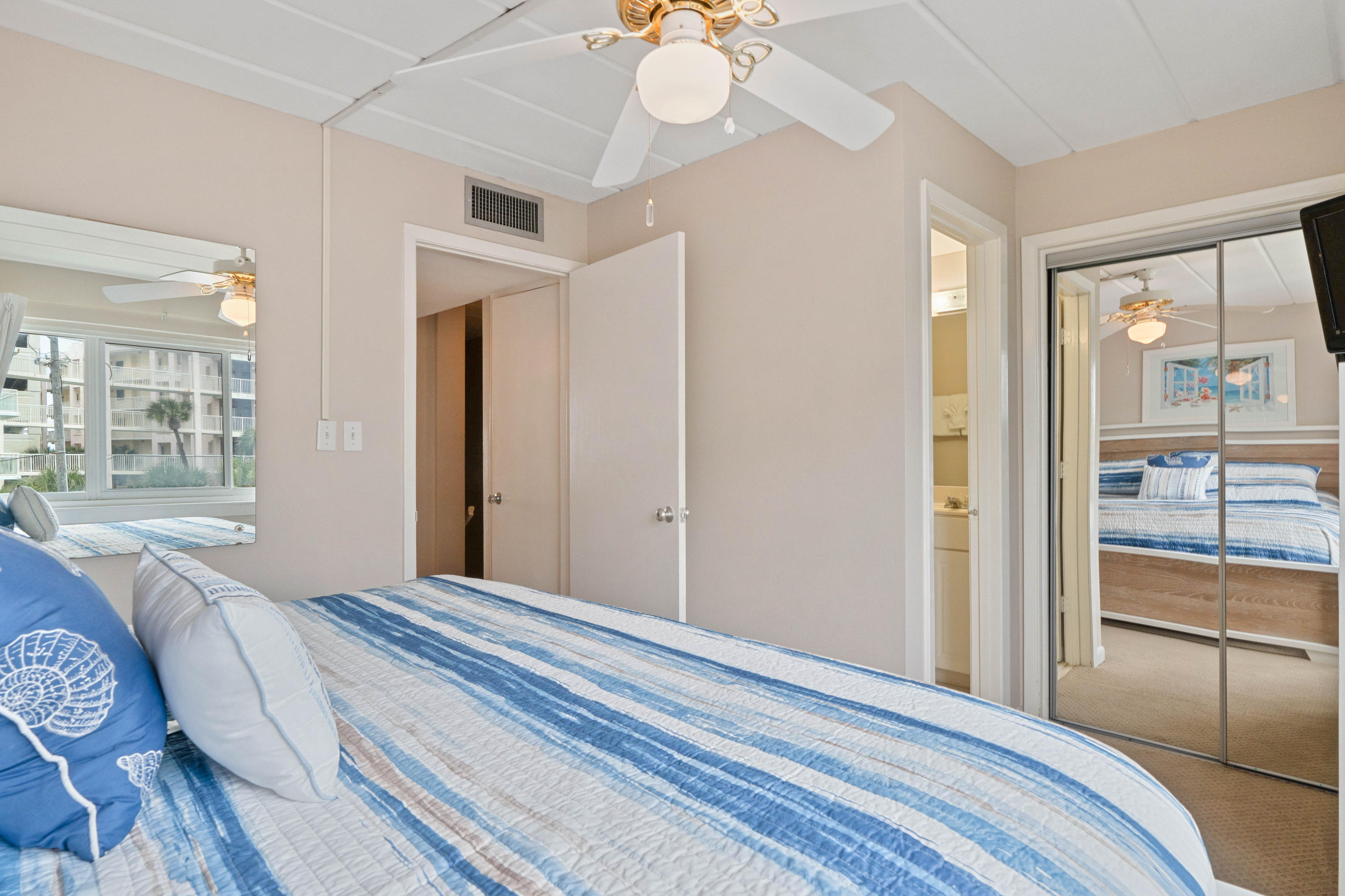 SEASPRAY CONDO - Residential