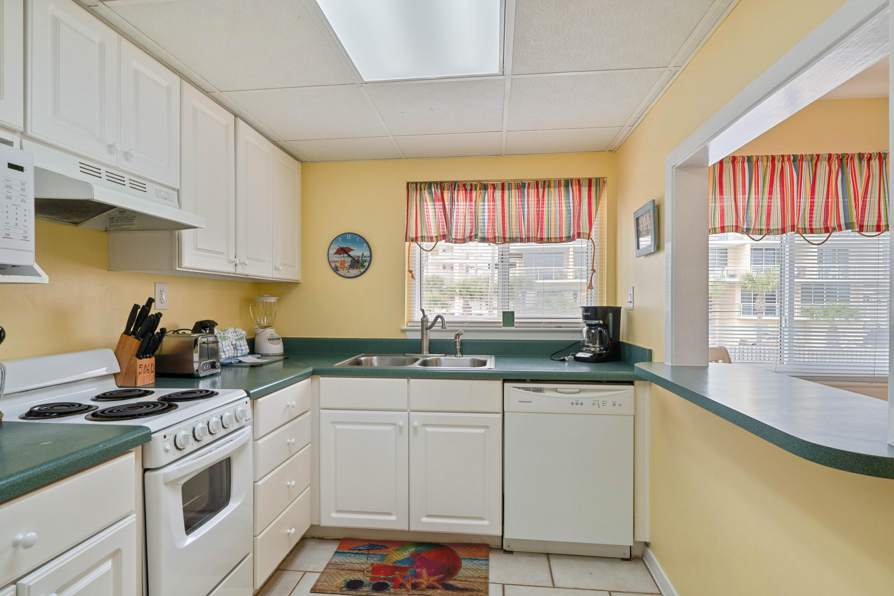 SEASPRAY CONDO - Residential