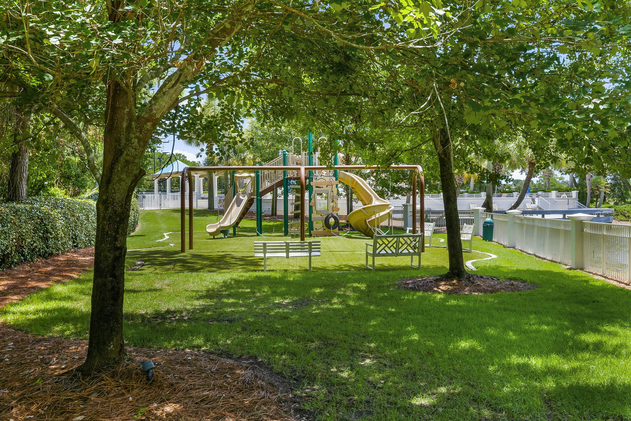 REGATTA BAY GOLF VILLAS - Residential