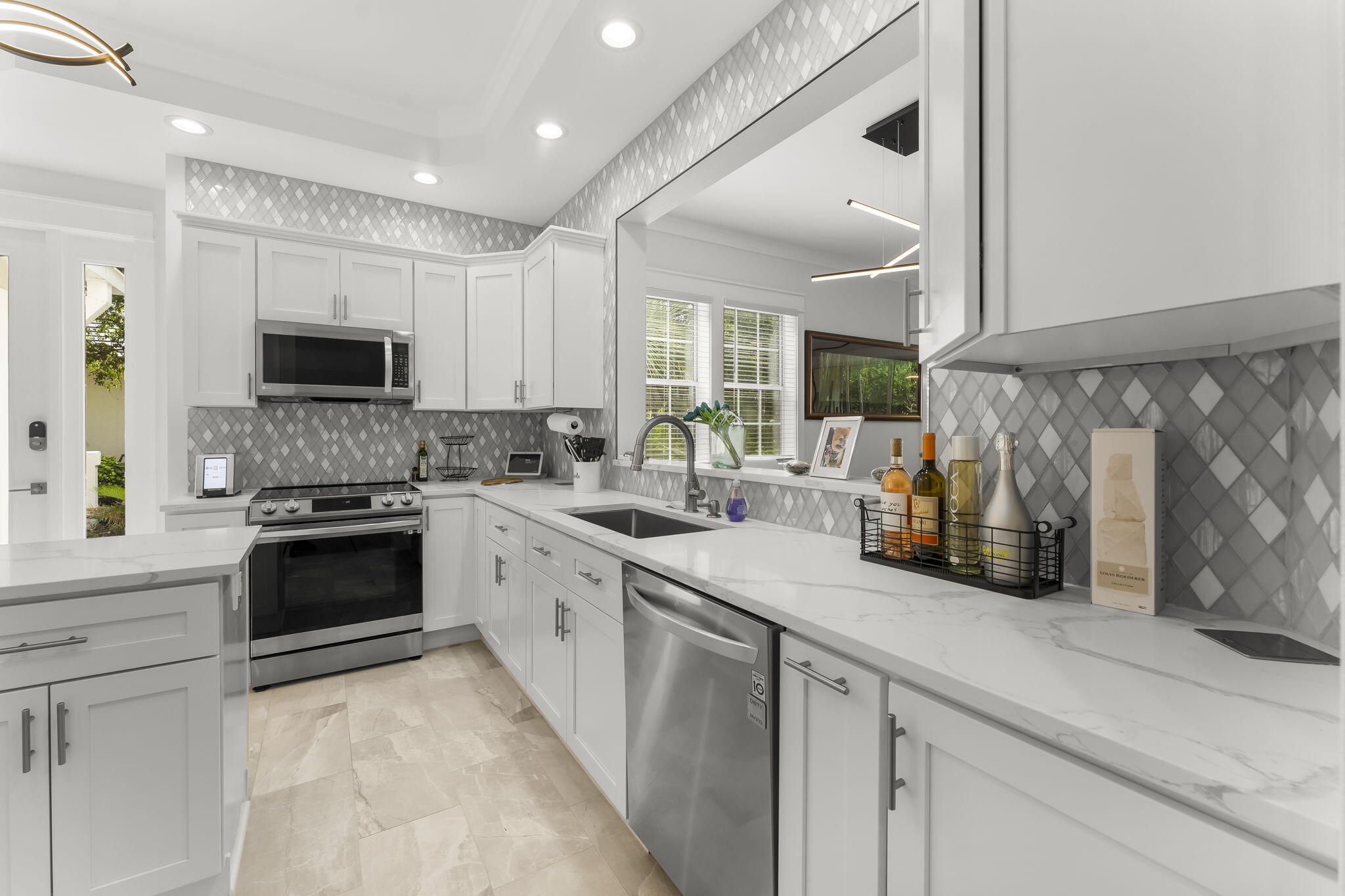REGATTA BAY GOLF VILLAS - Residential