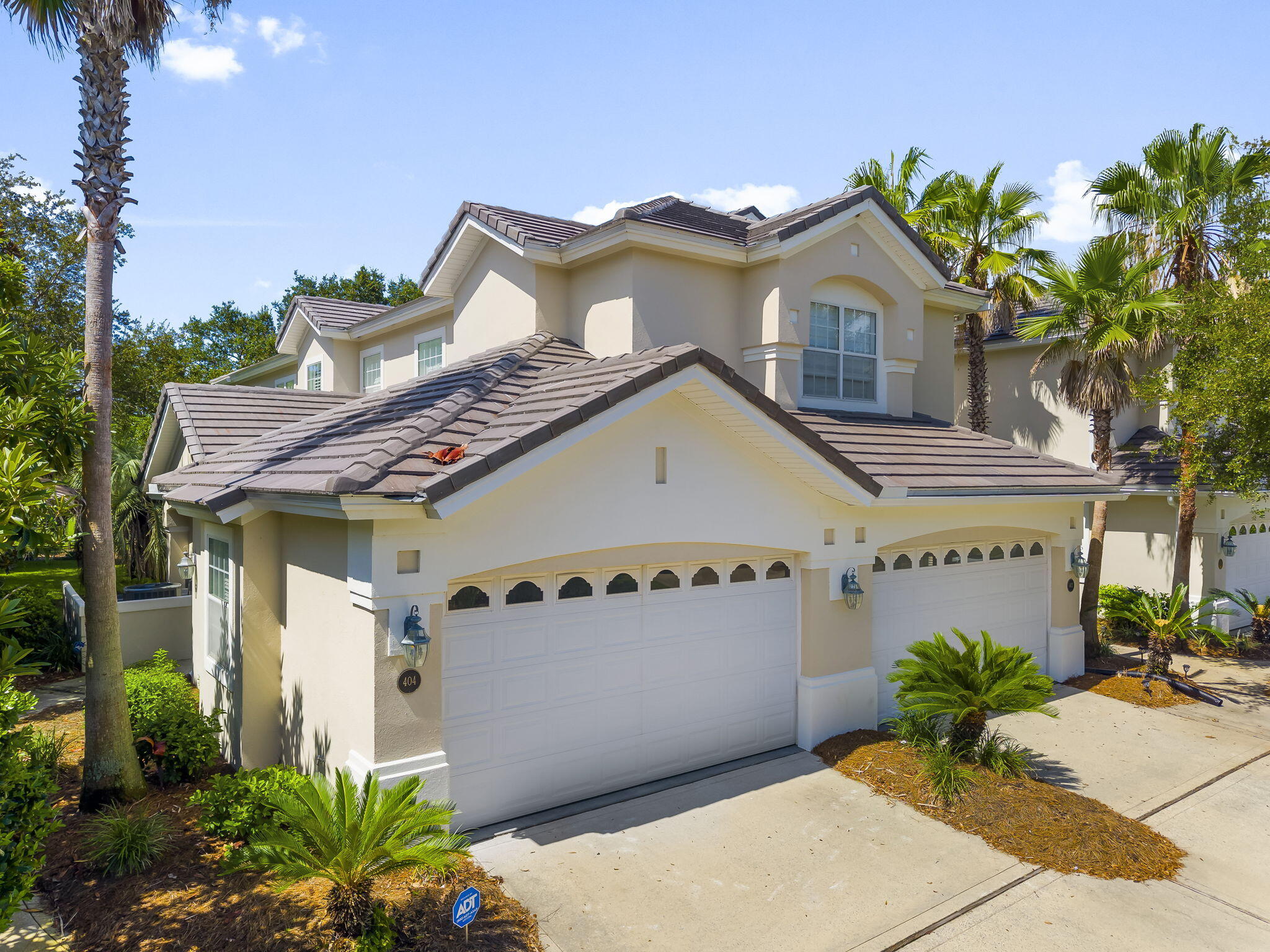 REGATTA BAY GOLF VILLAS - Residential