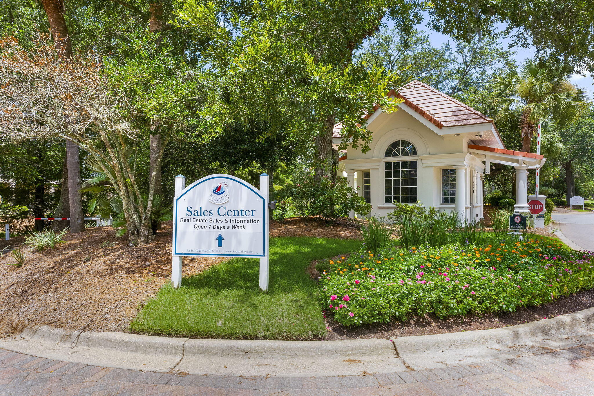 REGATTA BAY GOLF VILLAS - Residential