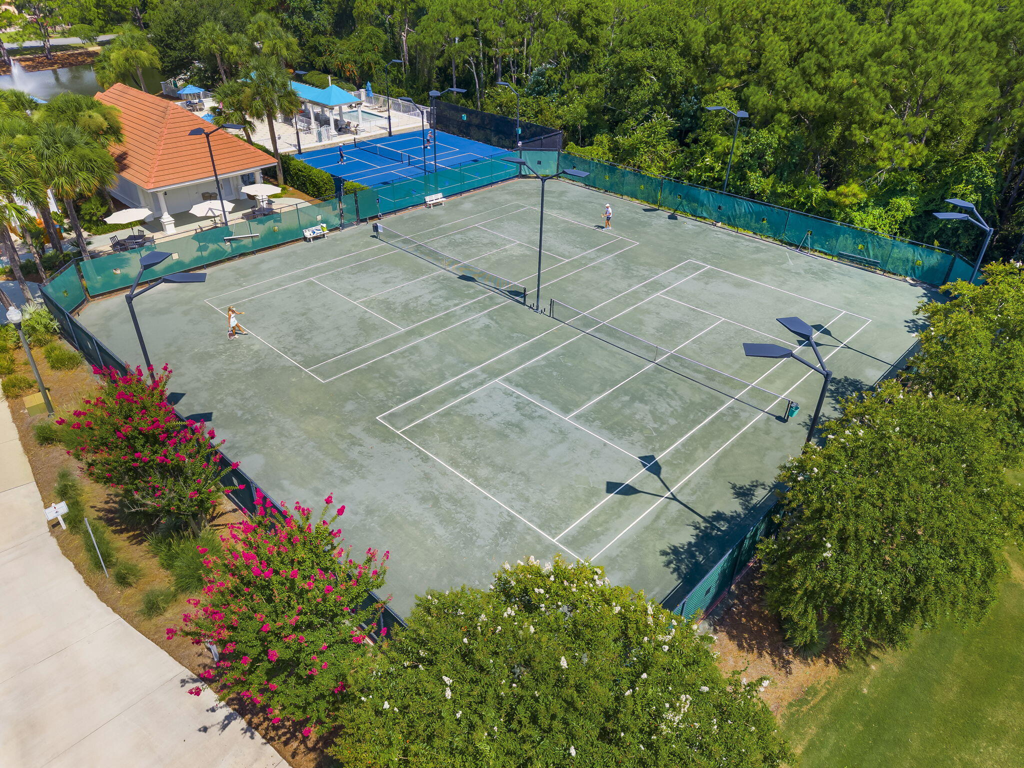 REGATTA BAY GOLF VILLAS - Residential