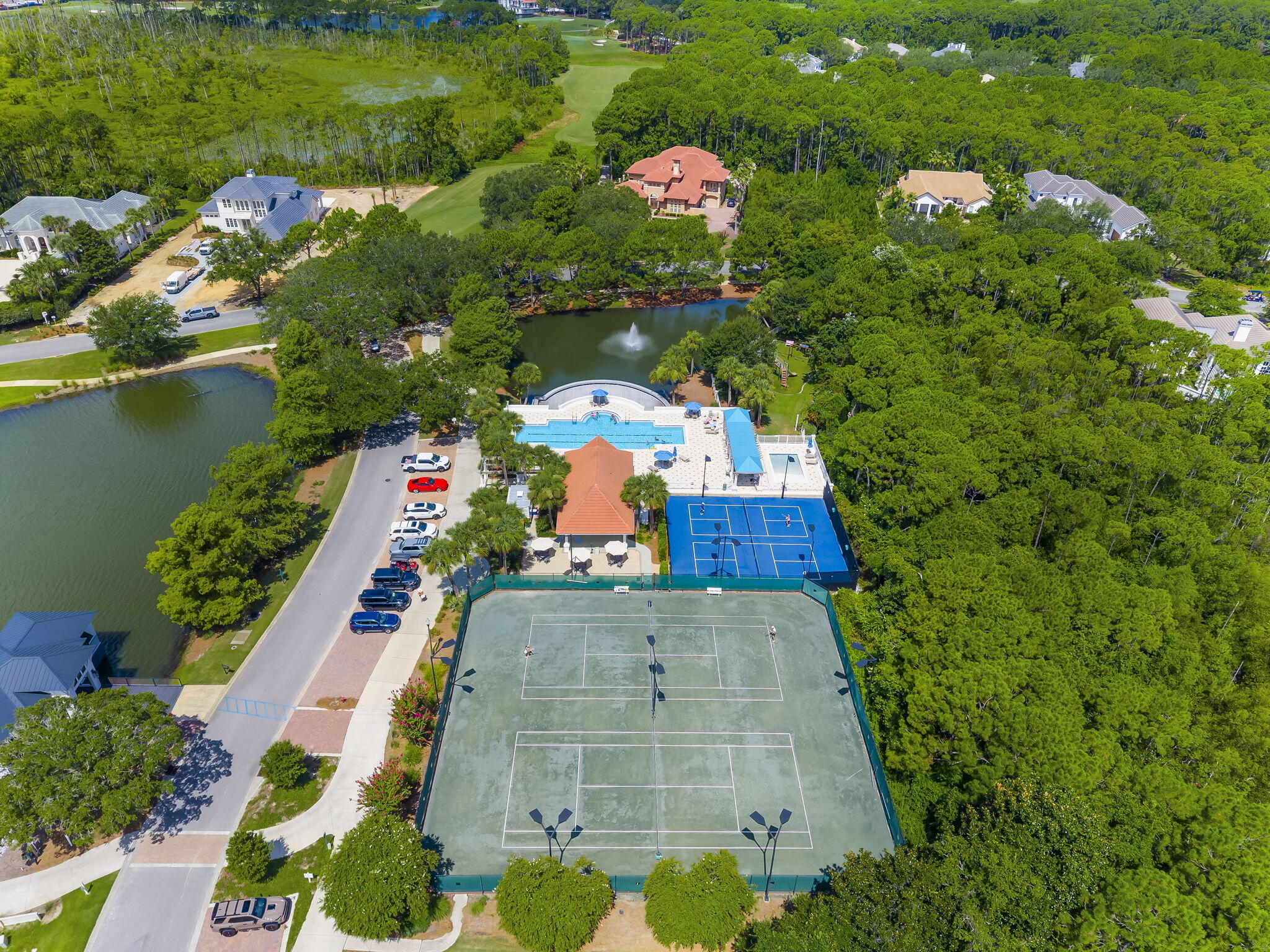 REGATTA BAY GOLF VILLAS - Residential