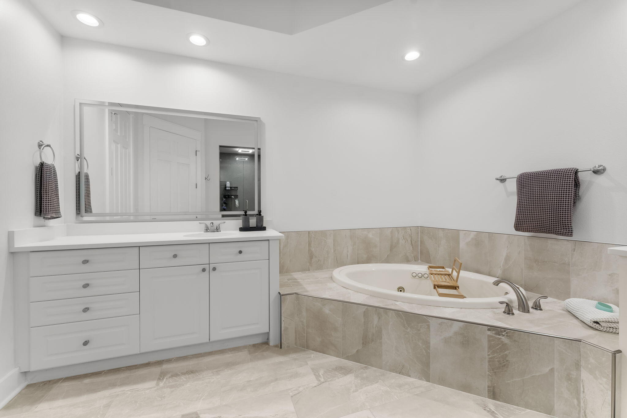 REGATTA BAY GOLF VILLAS - Residential