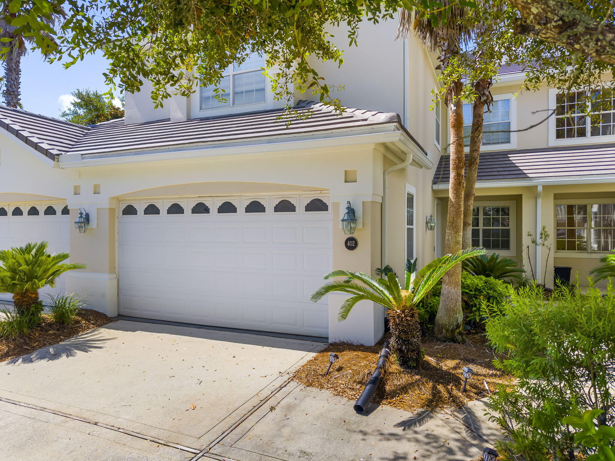 REGATTA BAY GOLF VILLAS - Residential