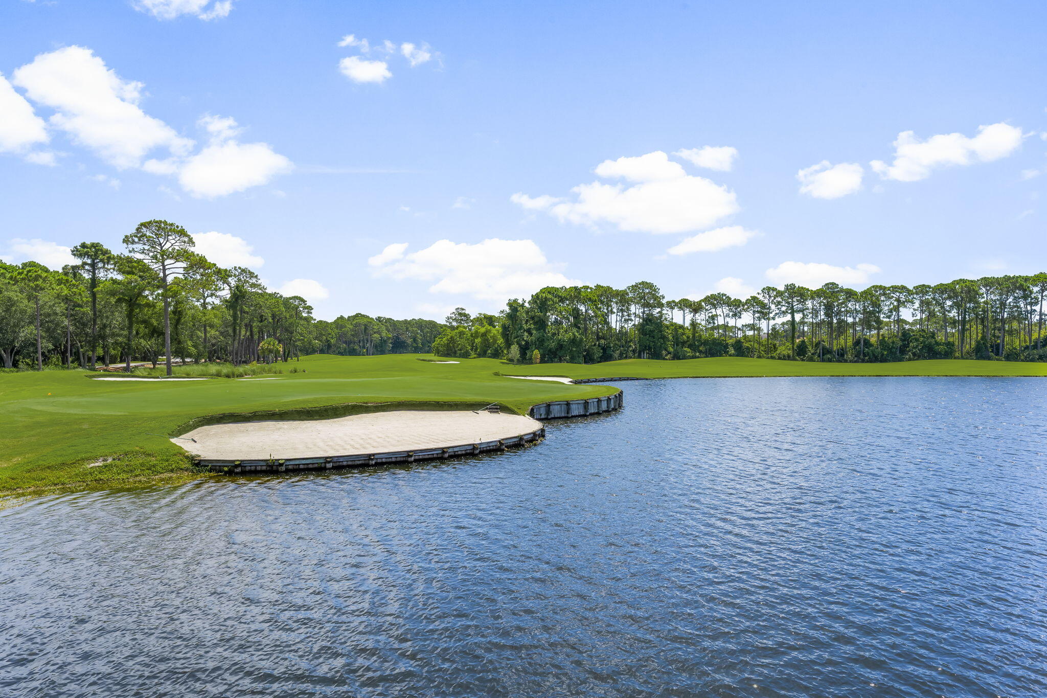 REGATTA BAY GOLF VILLAS - Residential
