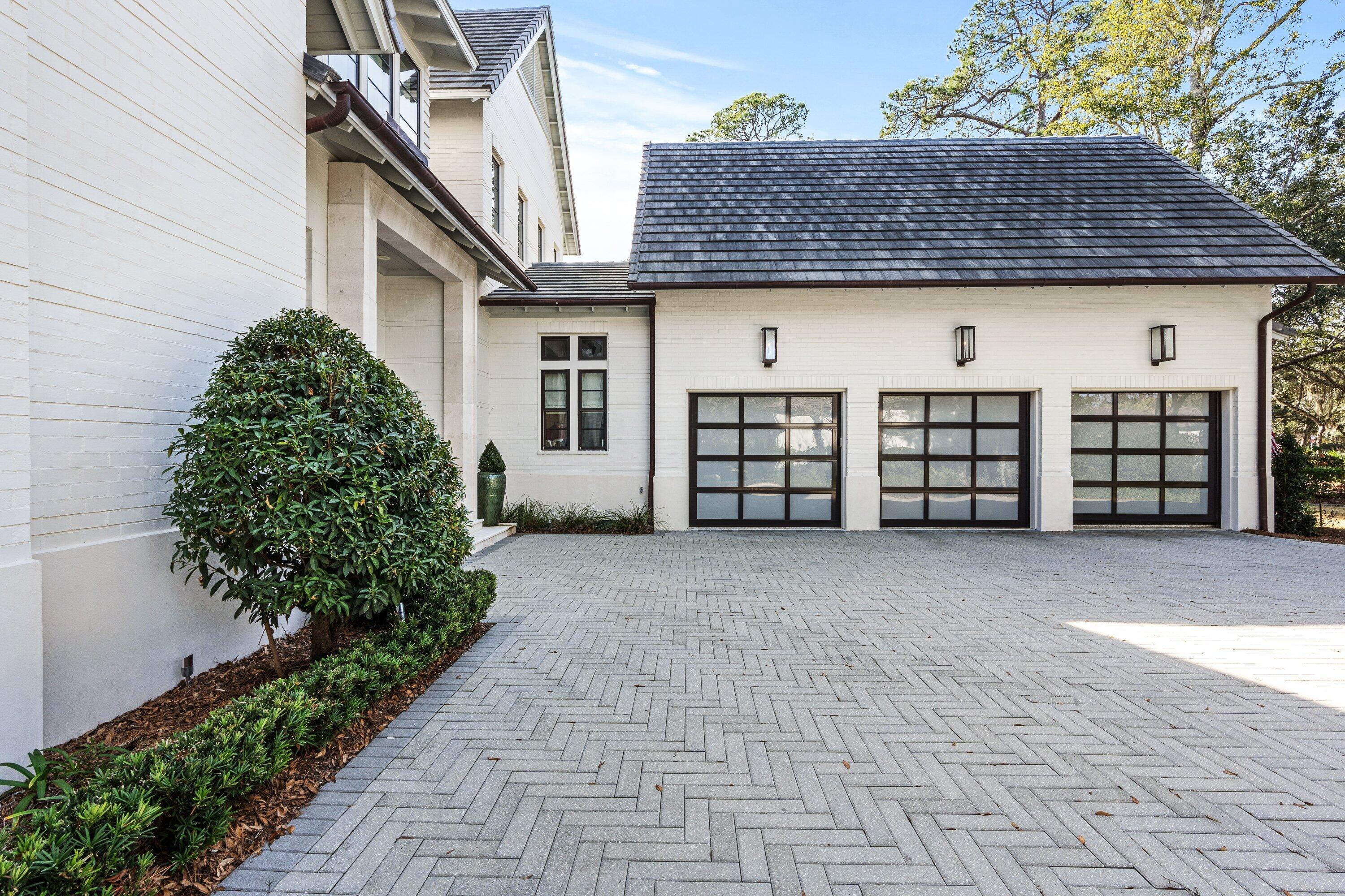 BURNT PINE - Residential