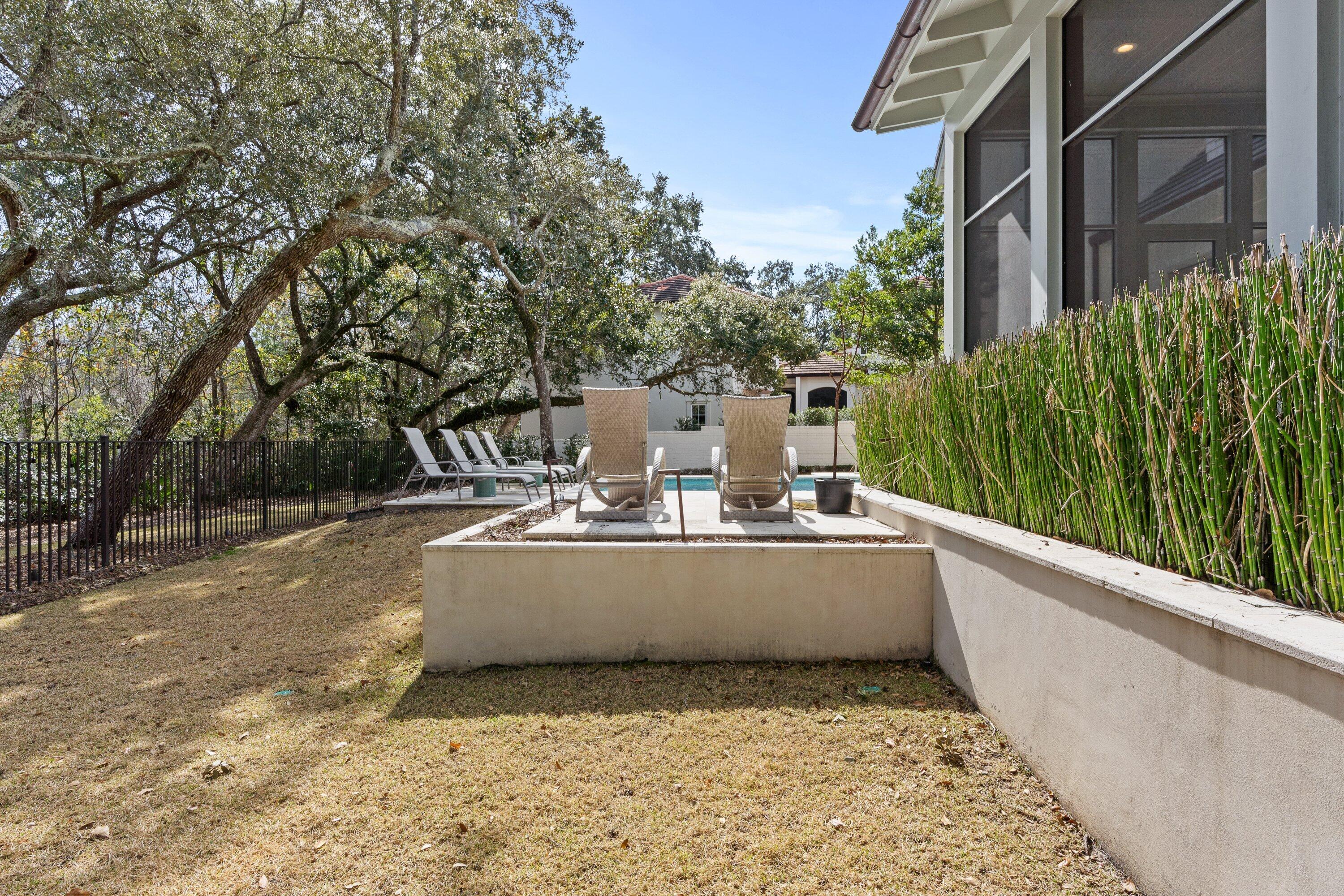 BURNT PINE - Residential