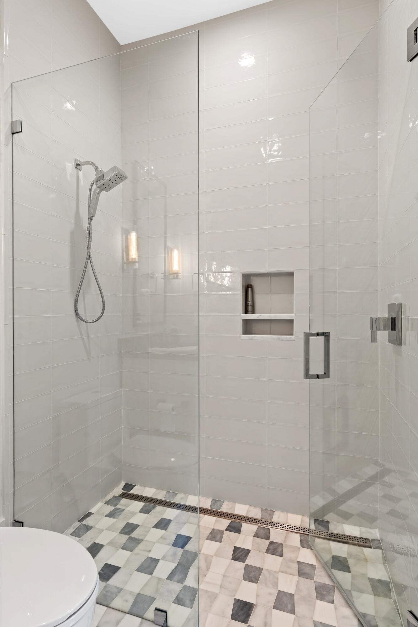 BURNT PINE - Residential