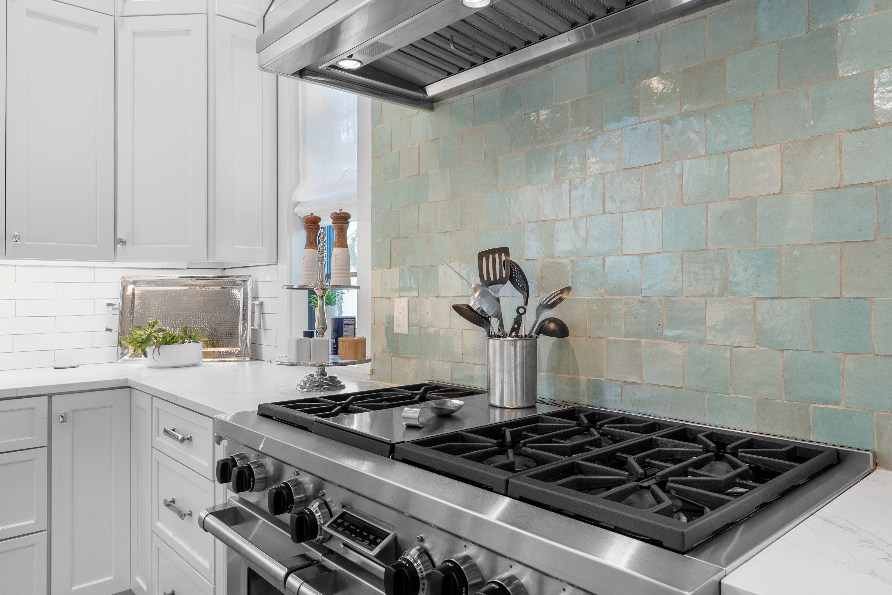 BURNT PINE - Residential