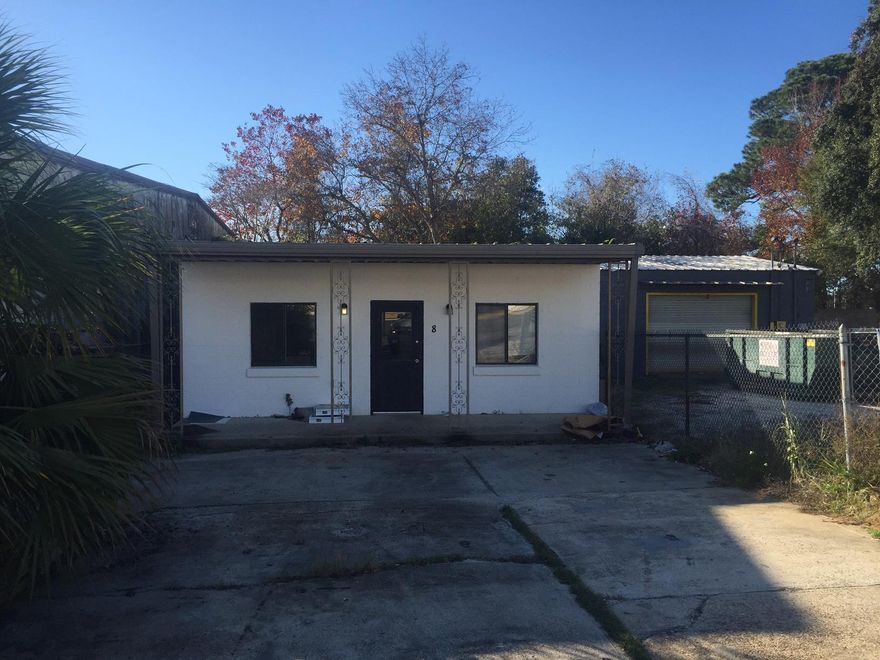 This is a small flex space unit located just off Hollywood Blvd. it features around 1,900 sq/ft of warehouse space with three phase power and 800 sq/ft of office space. It has a fenced in yard as well.