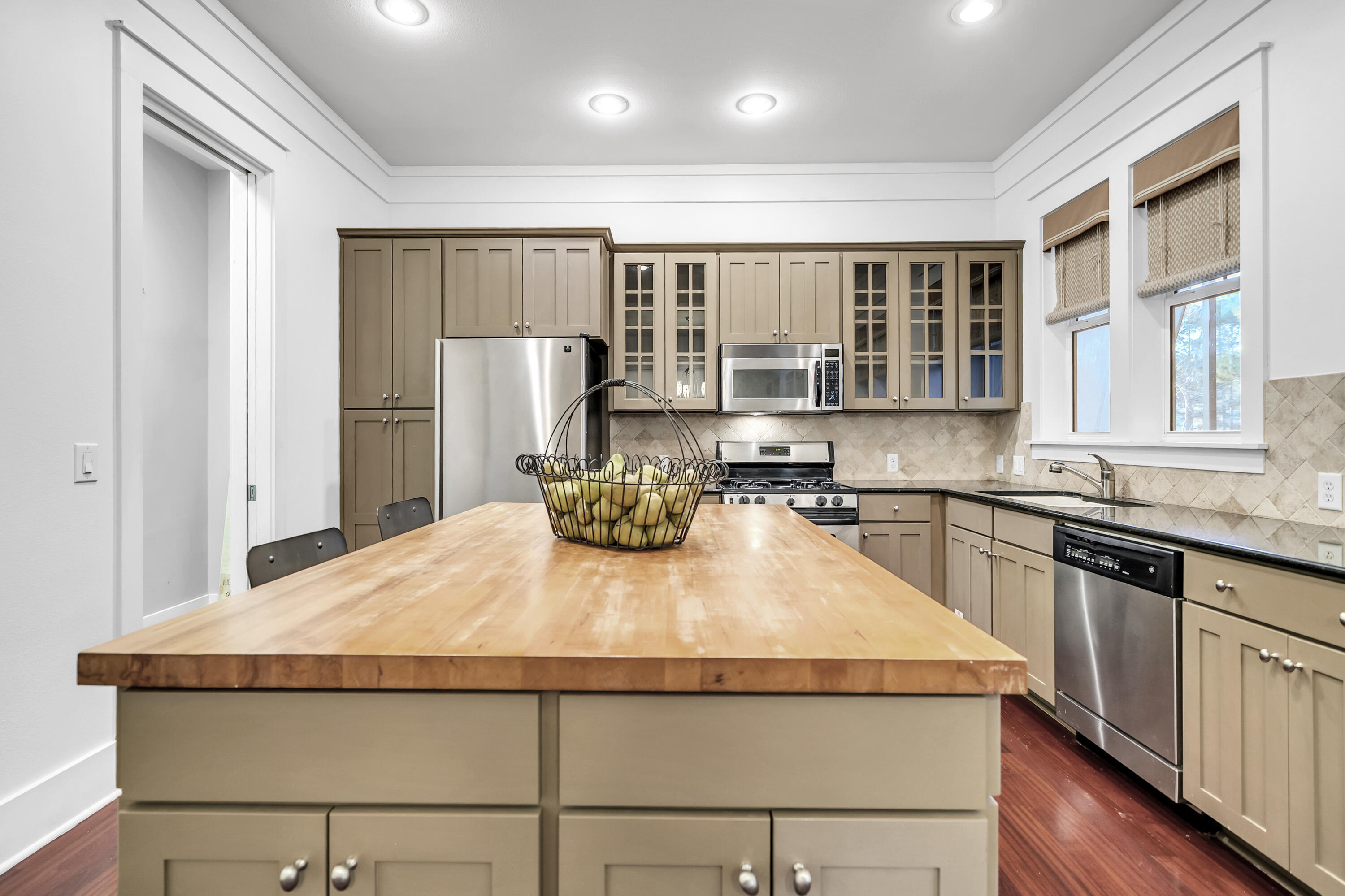 LAUREL GROVE - Residential