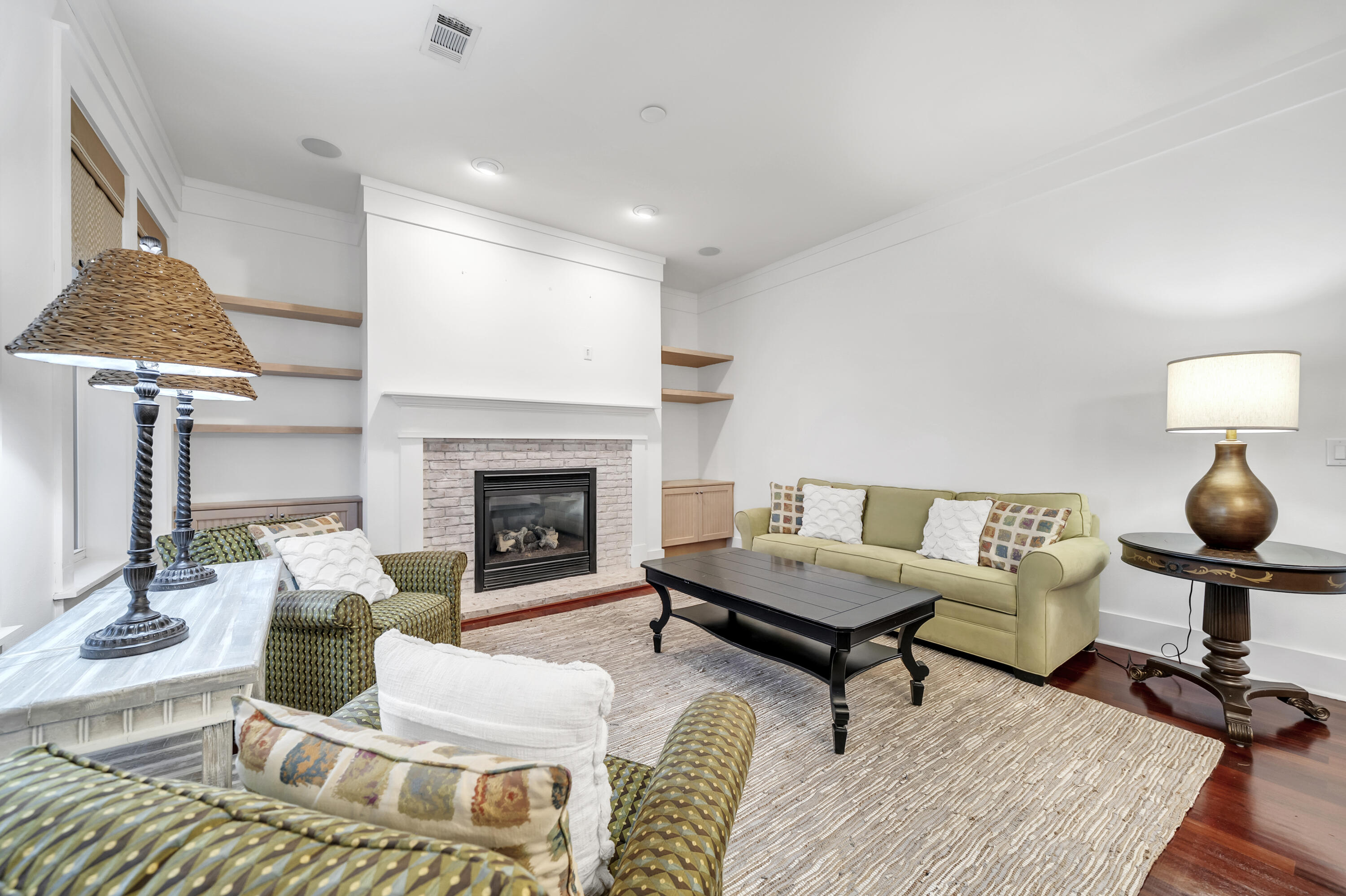 LAUREL GROVE - Residential