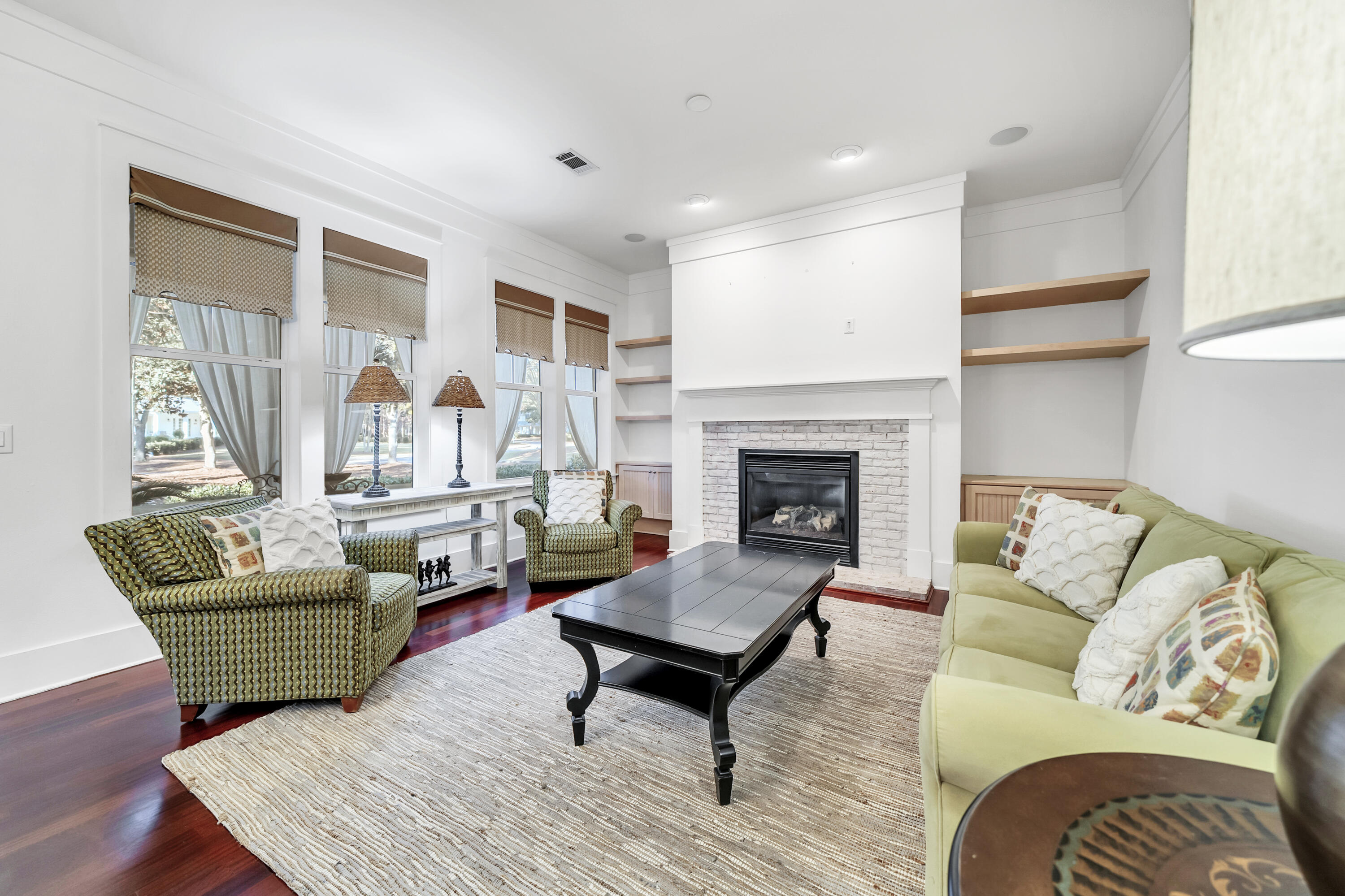 LAUREL GROVE - Residential