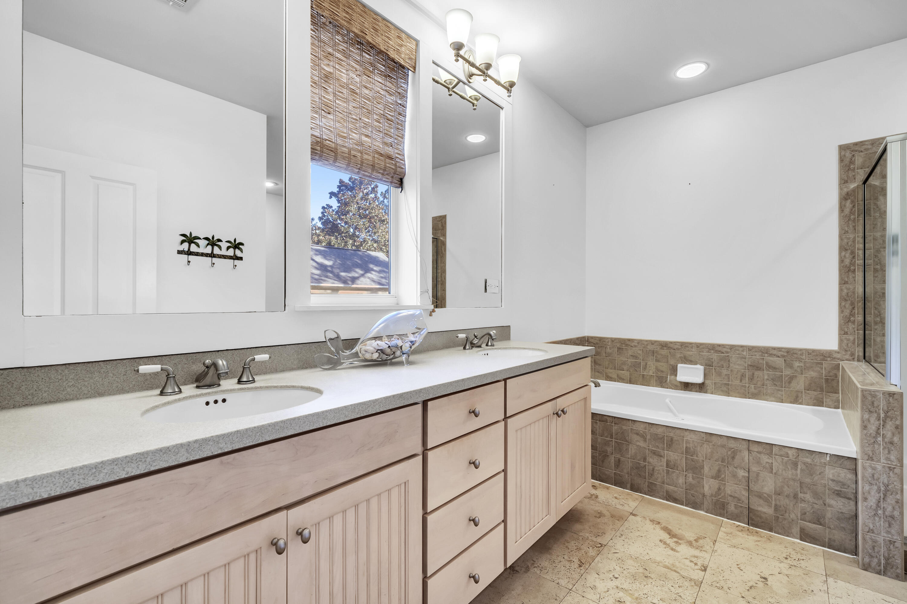 LAUREL GROVE - Residential