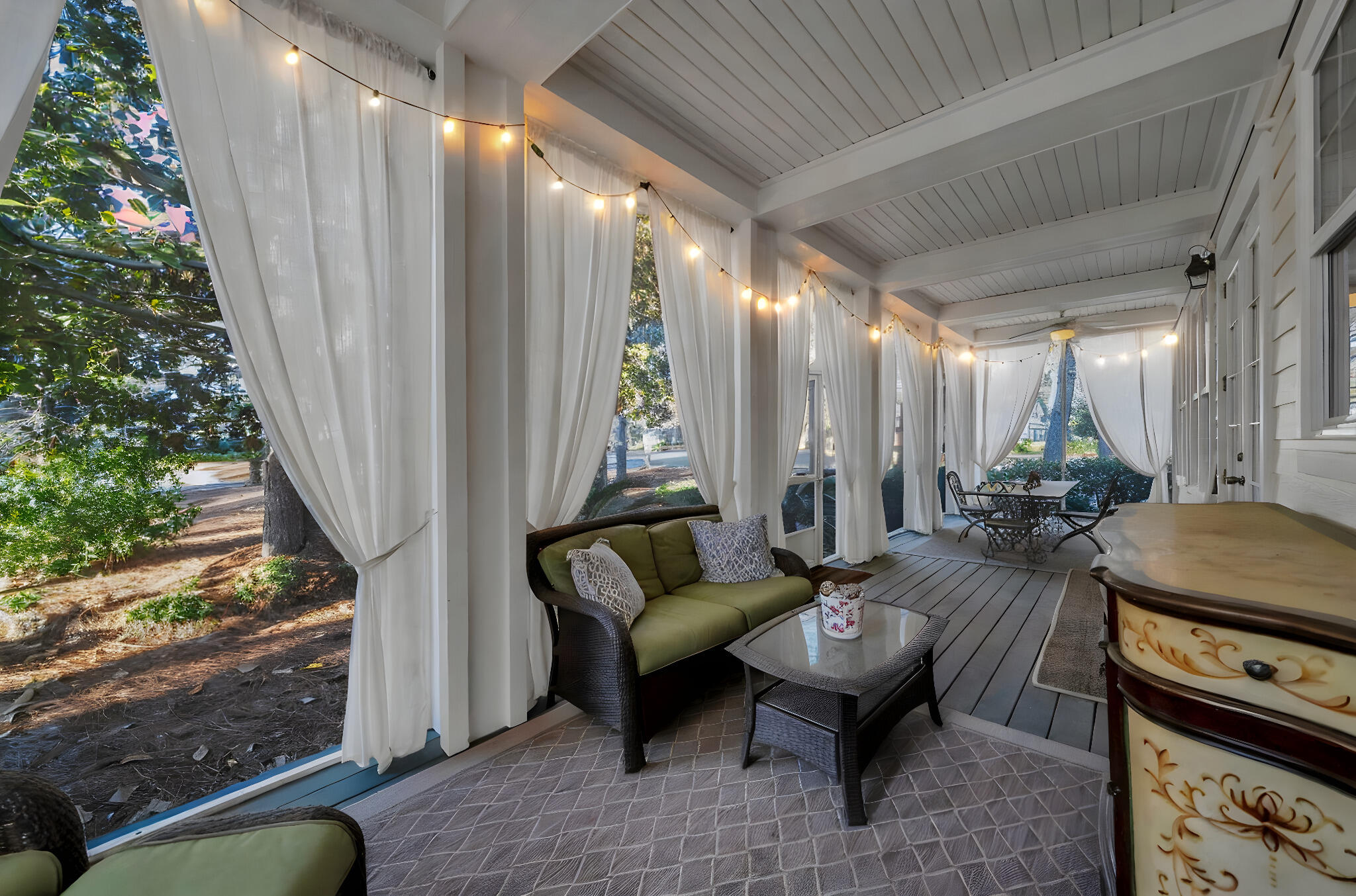 LAUREL GROVE - Residential