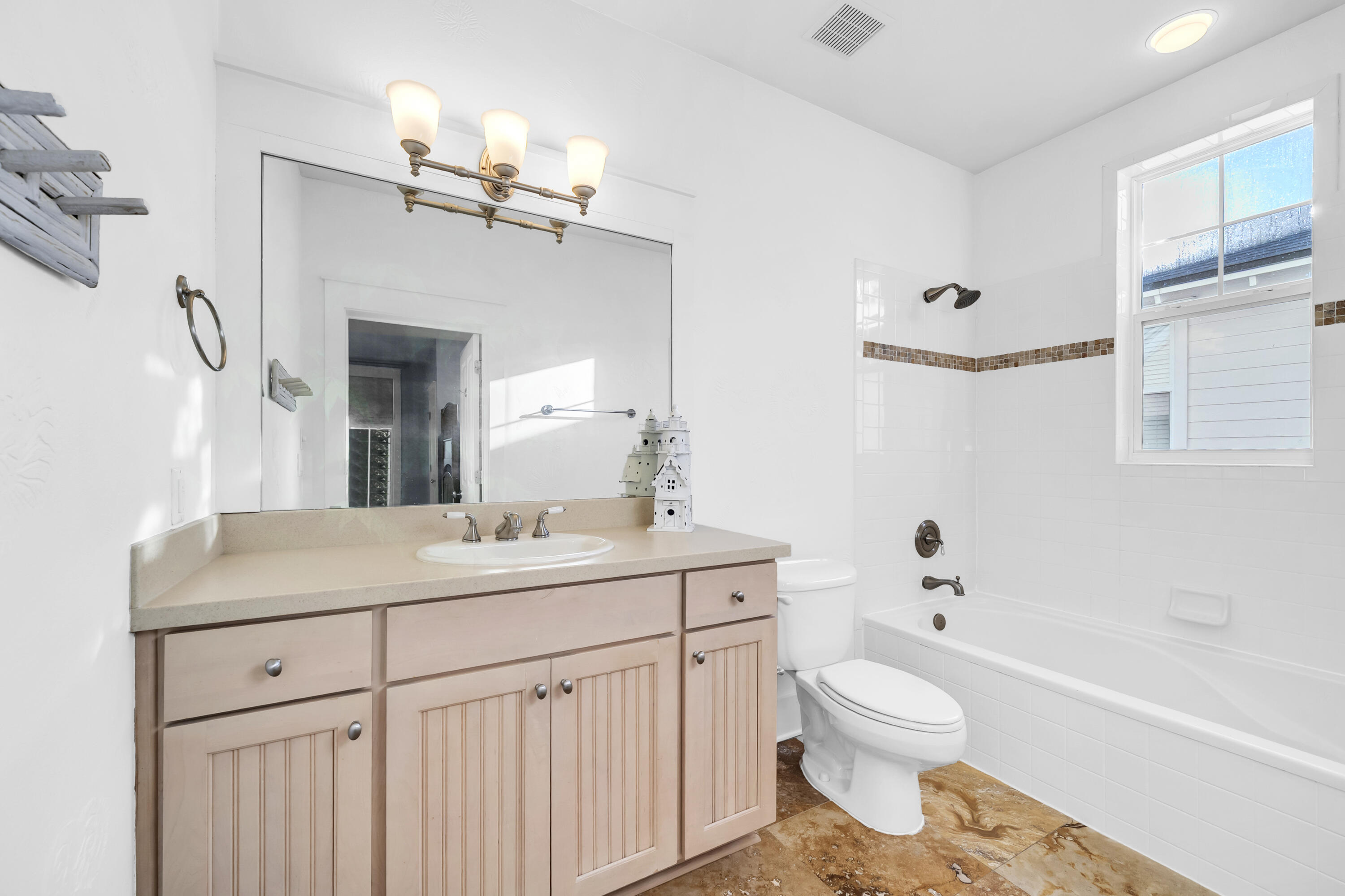 LAUREL GROVE - Residential