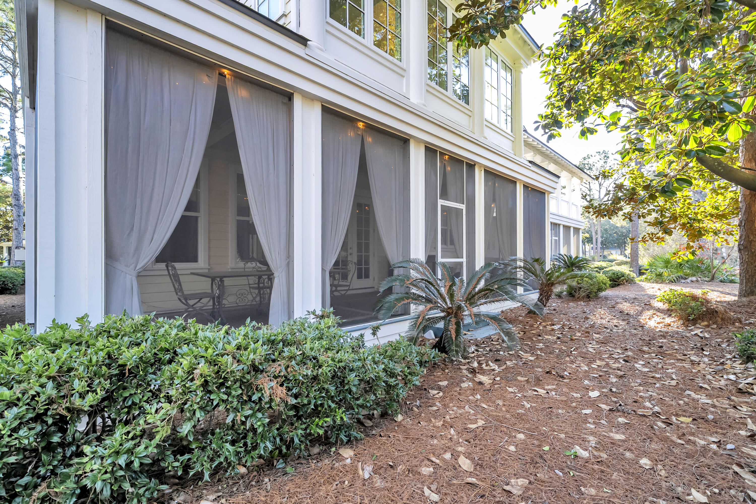 LAUREL GROVE - Residential