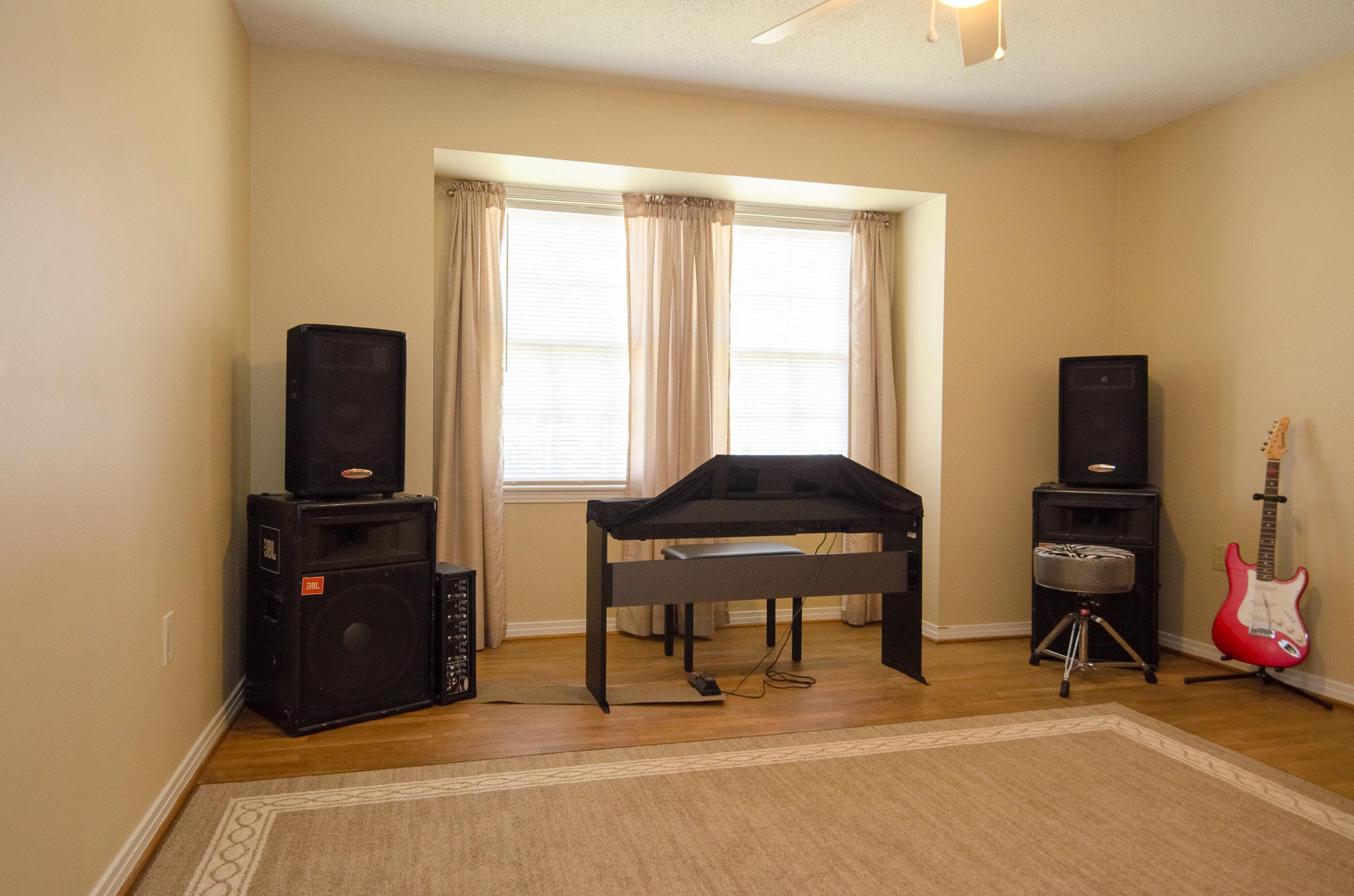 LAURYCE PARK - Residential