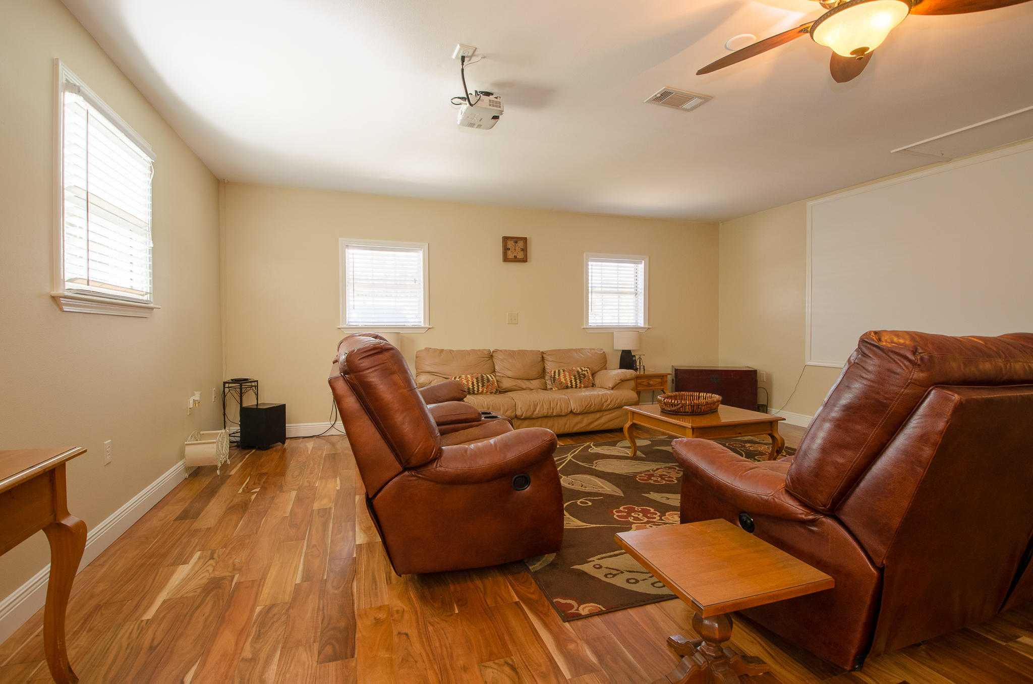 LAURYCE PARK - Residential