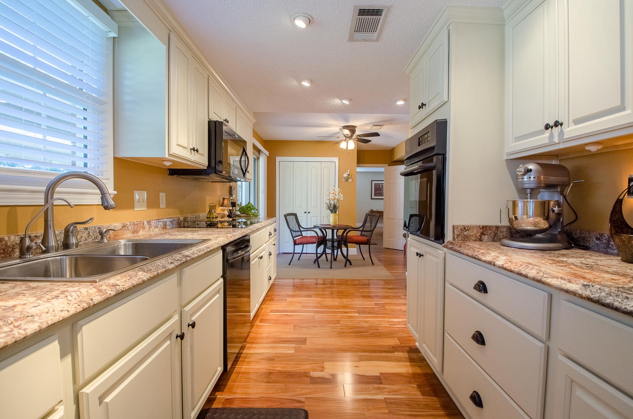 LAURYCE PARK - Residential