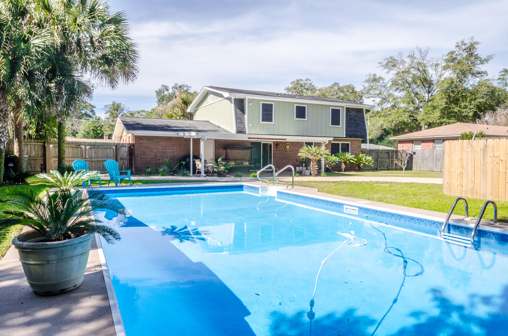 LAURYCE PARK - Residential