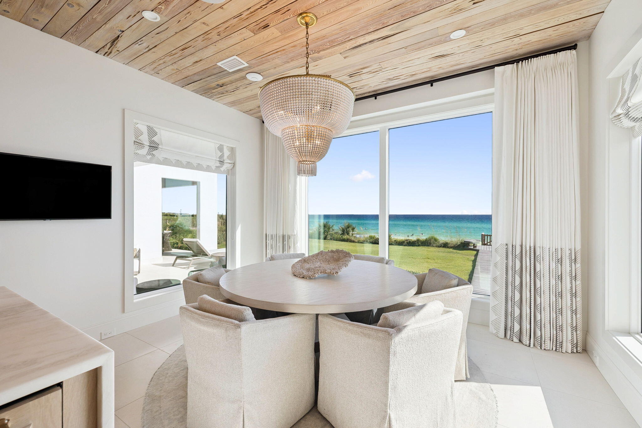 VILLAGE OF WHITE CLIFFS THE - Residential