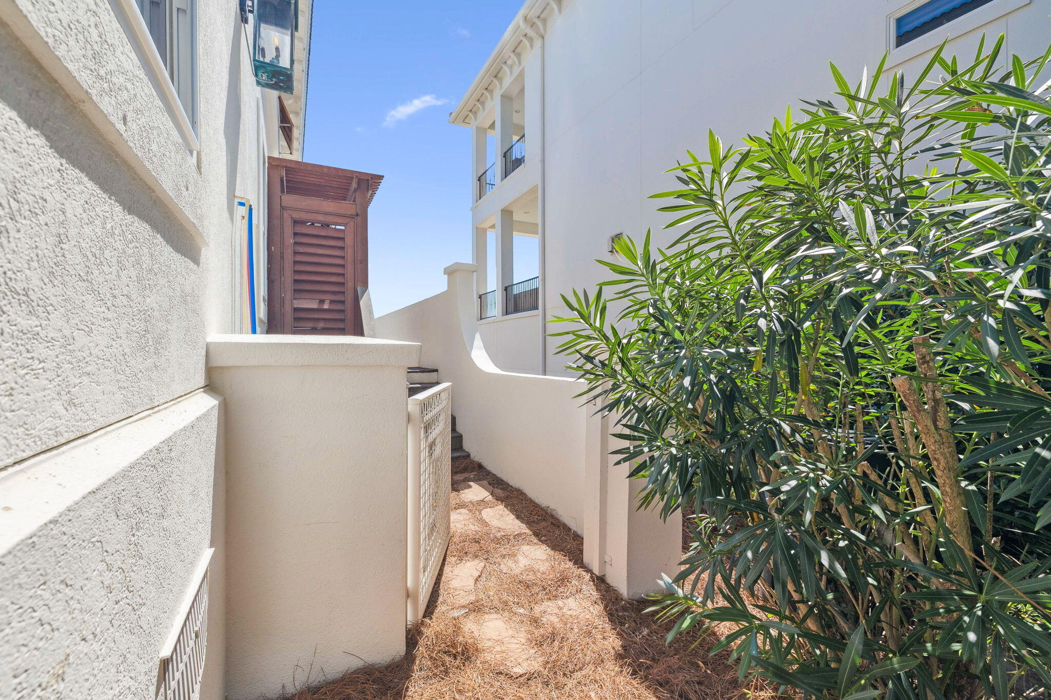 VILLAGE OF WHITE CLIFFS THE - Residential