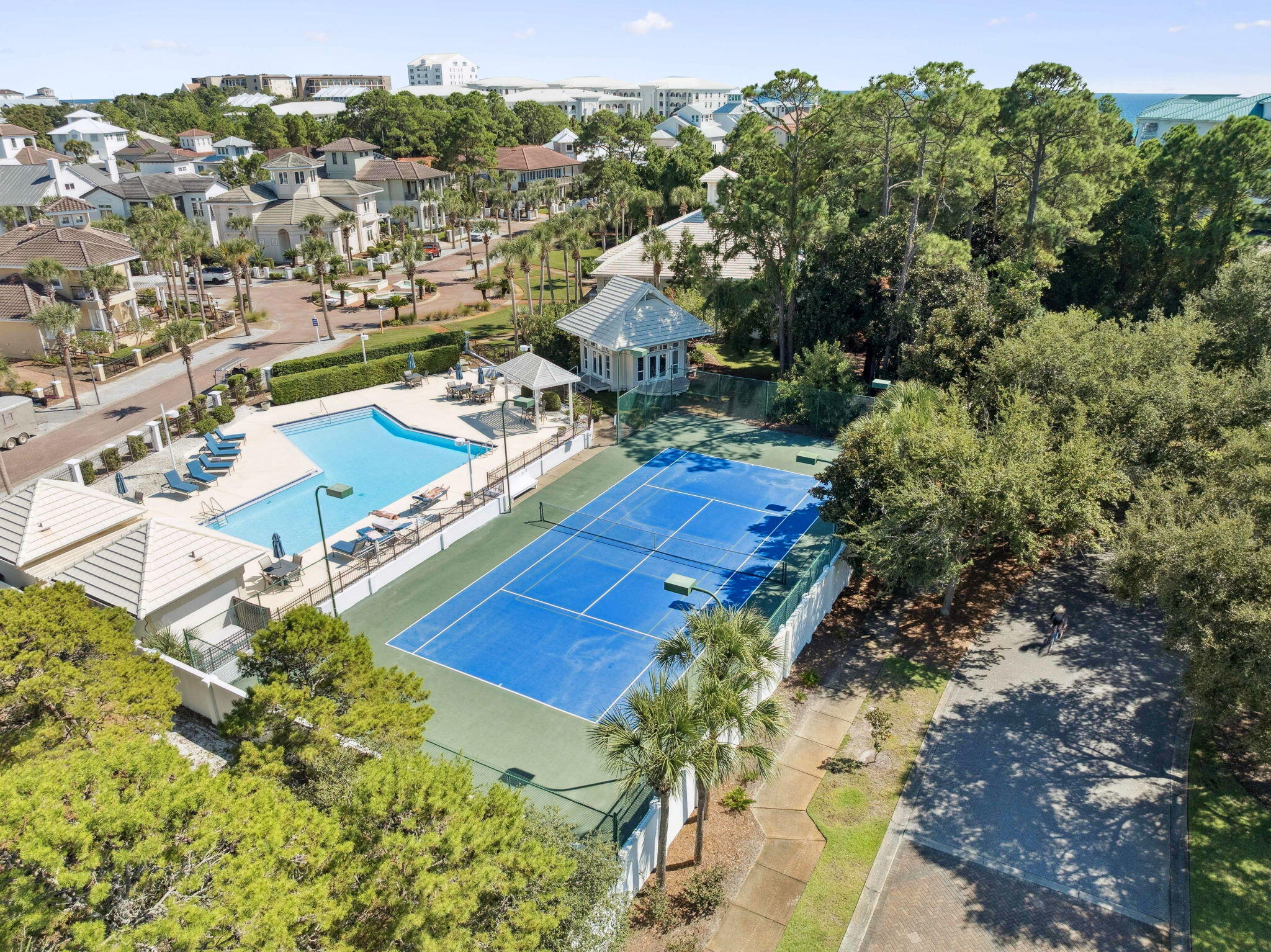 VILLAGE OF WHITE CLIFFS THE - Residential