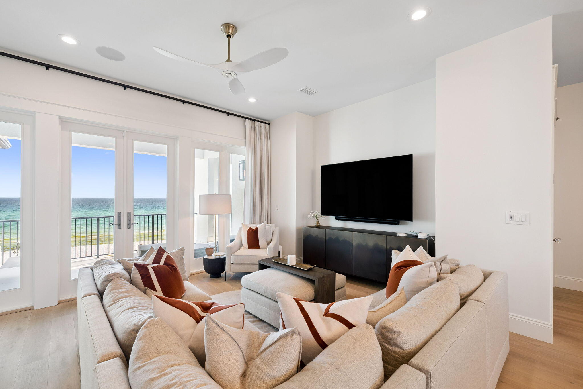 VILLAGE OF WHITE CLIFFS THE - Residential
