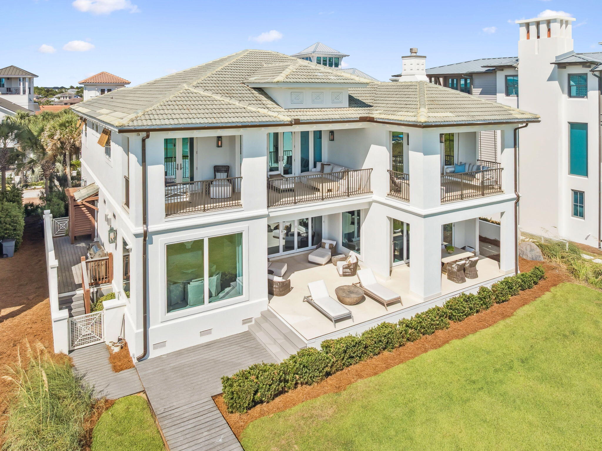 VILLAGE OF WHITE CLIFFS THE - Residential