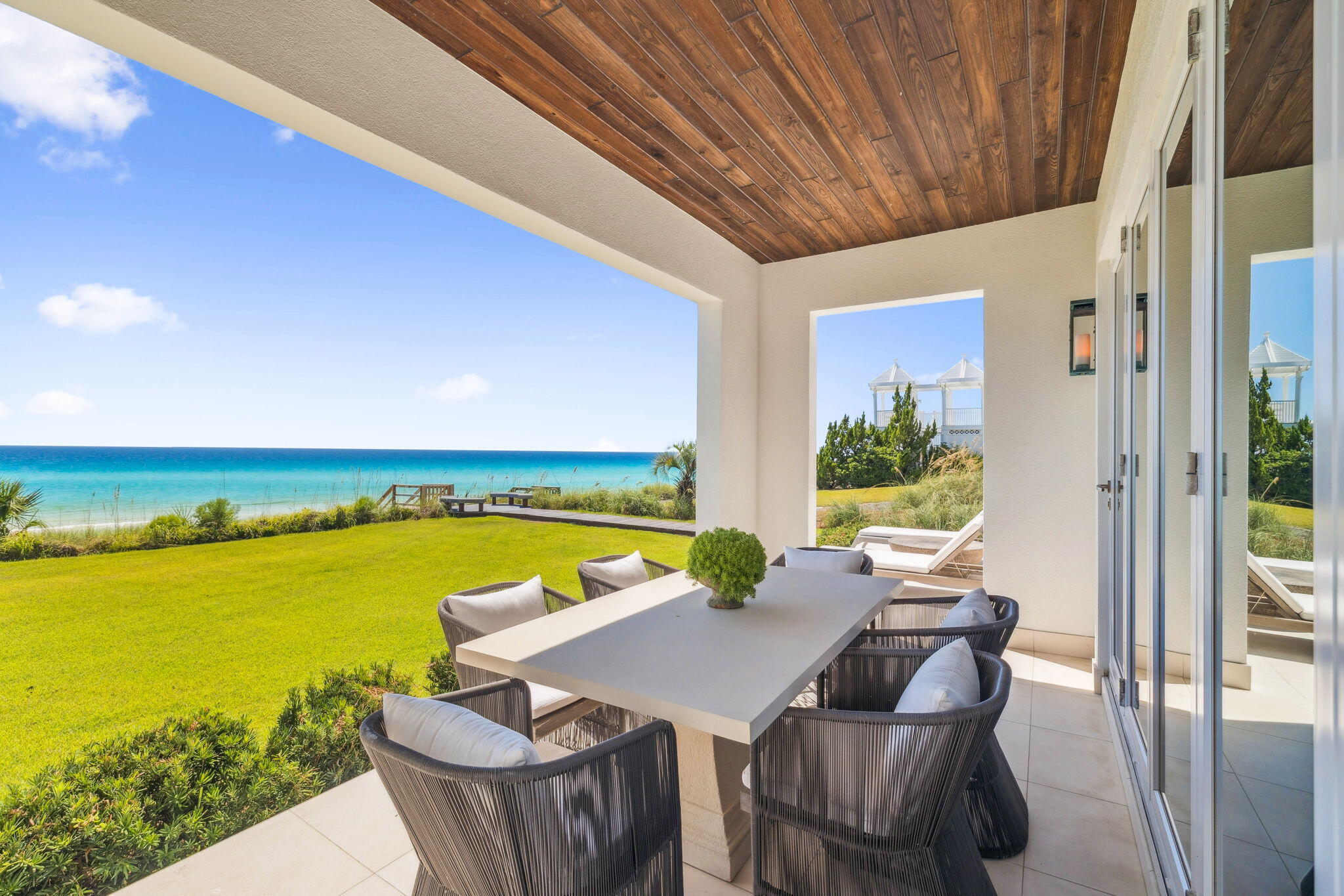 VILLAGE OF WHITE CLIFFS THE - Residential