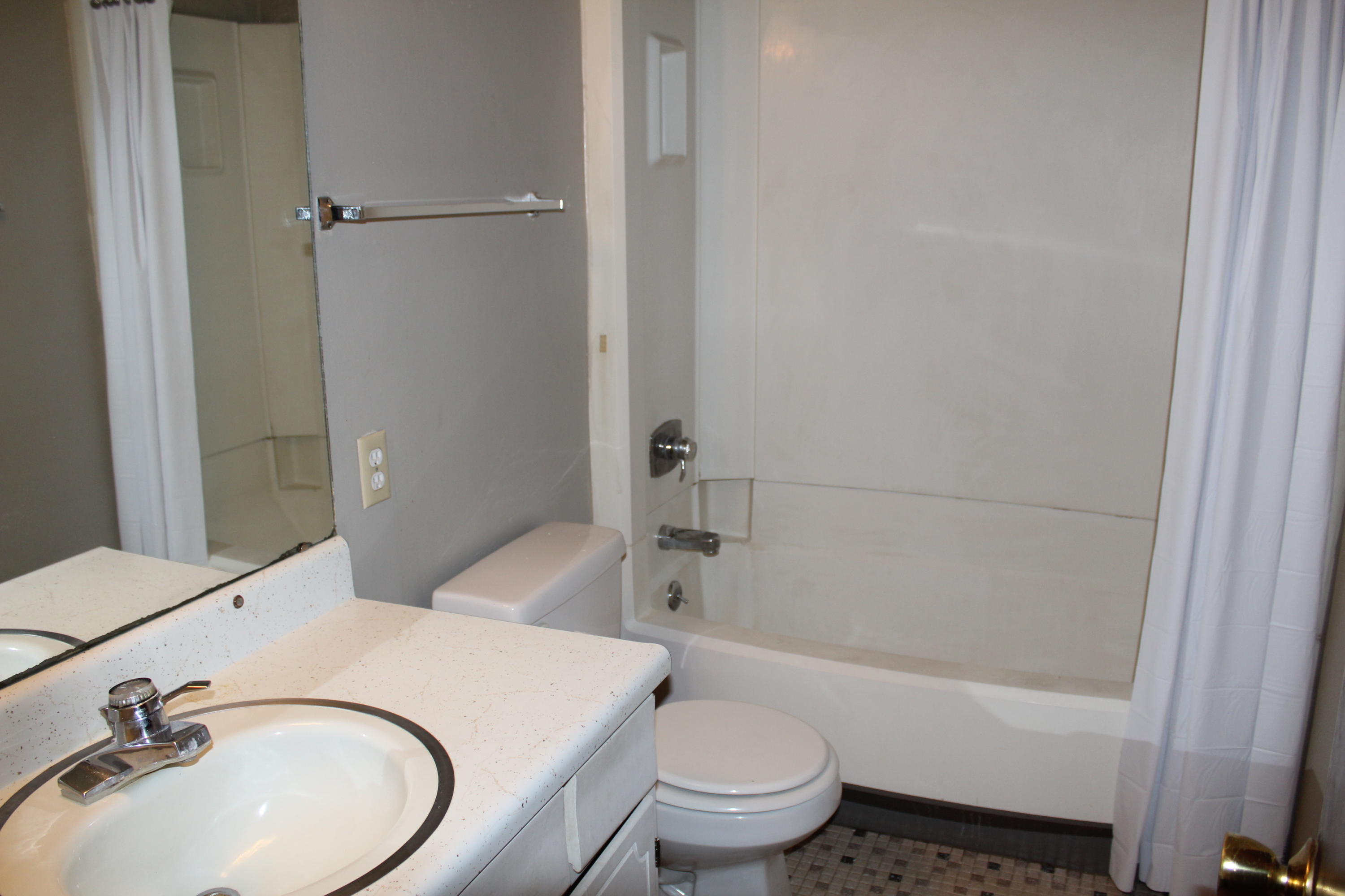 COLLEGE PARK CONDO - Residential