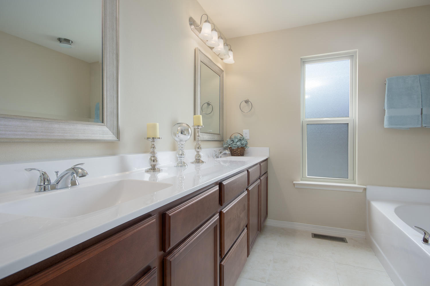 THE COTTAGES AT SANDY RIDGE - Residential